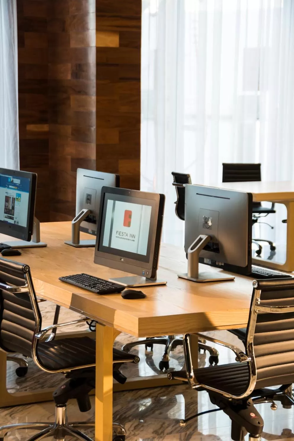 Business facilities in Fiesta Inn Merida