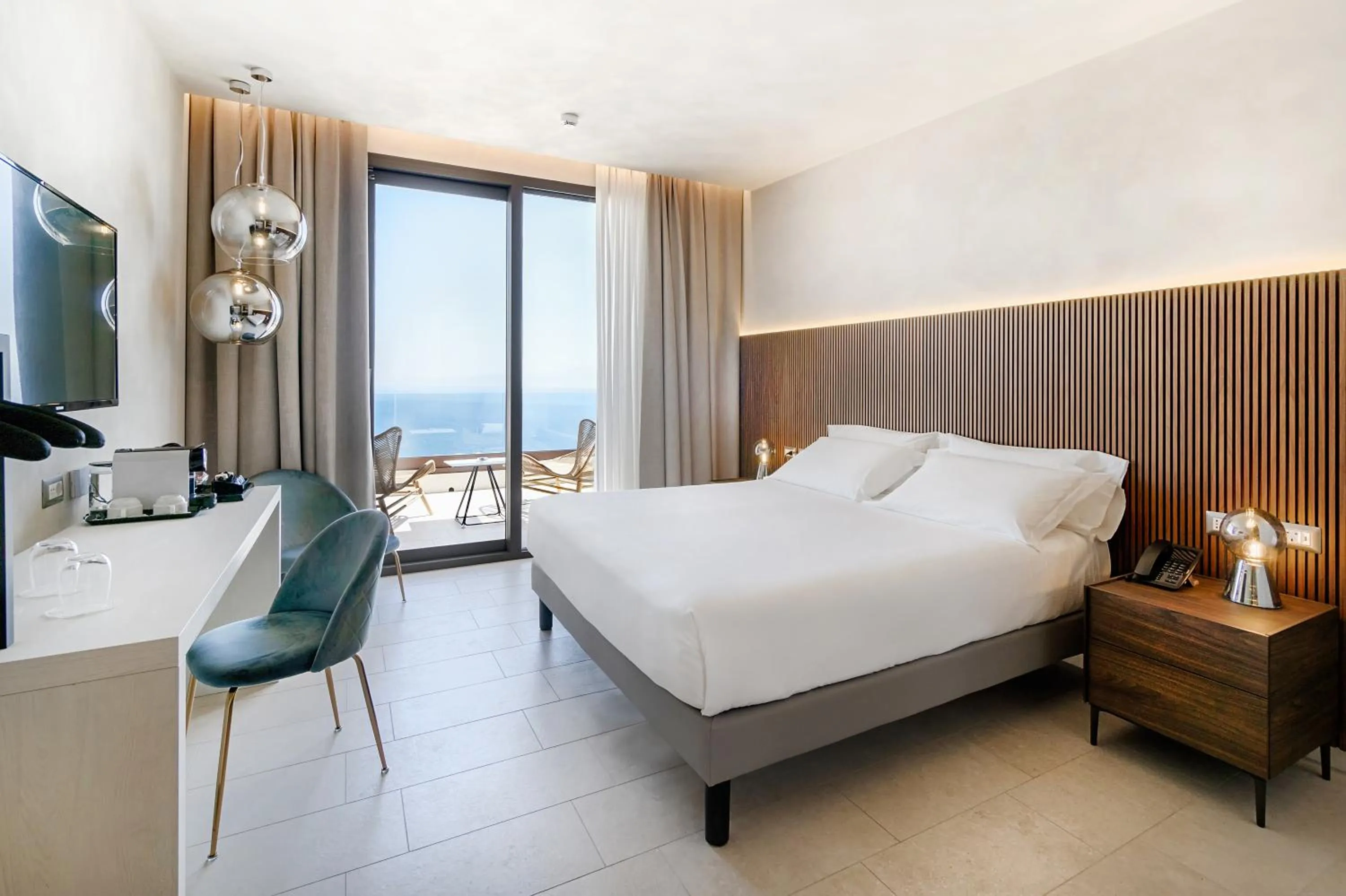 Bed in Villa Fiorita Boutique Hotel