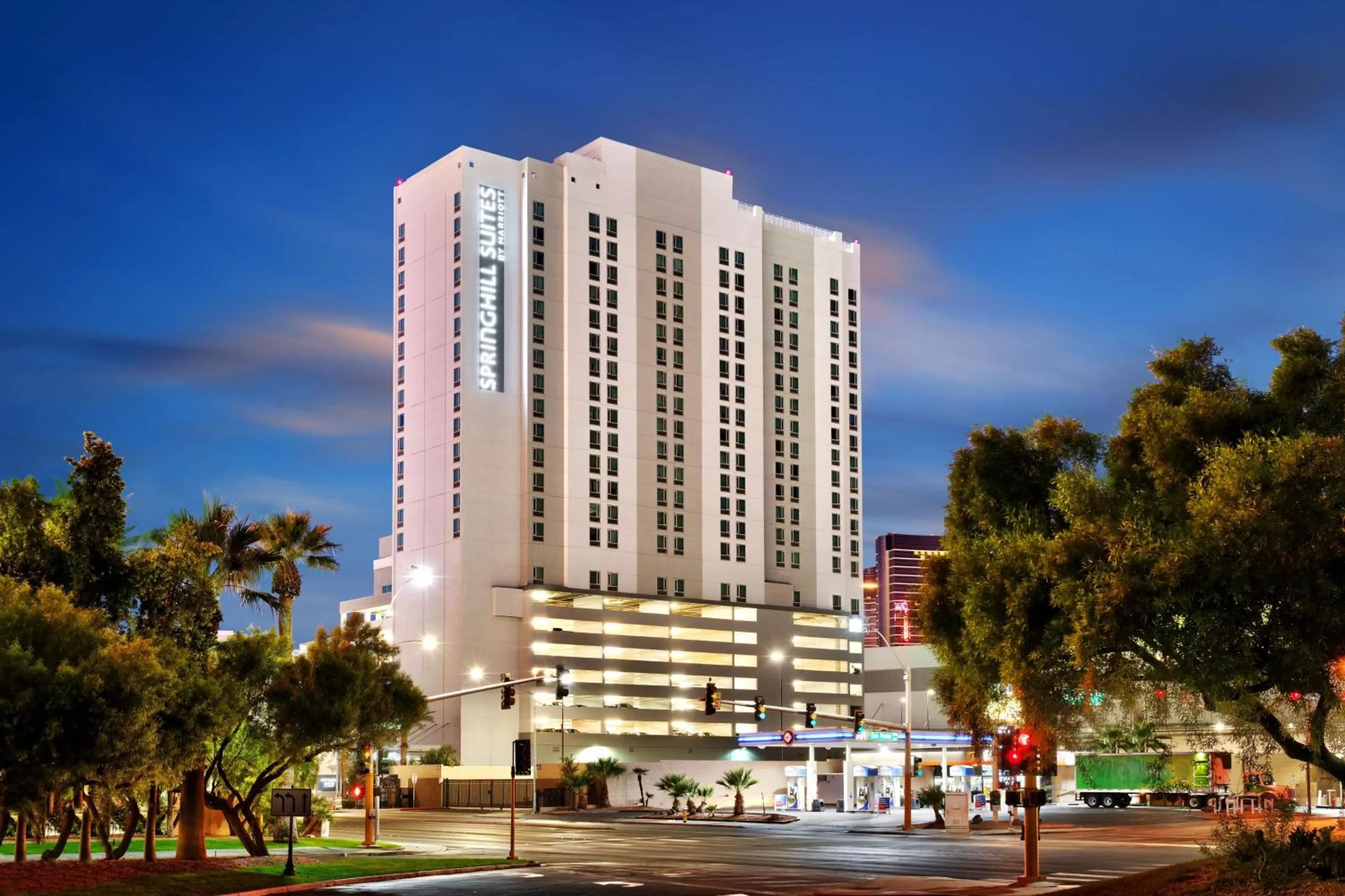 Property building in SpringHill Suites by Marriott Las Vegas Convention Center