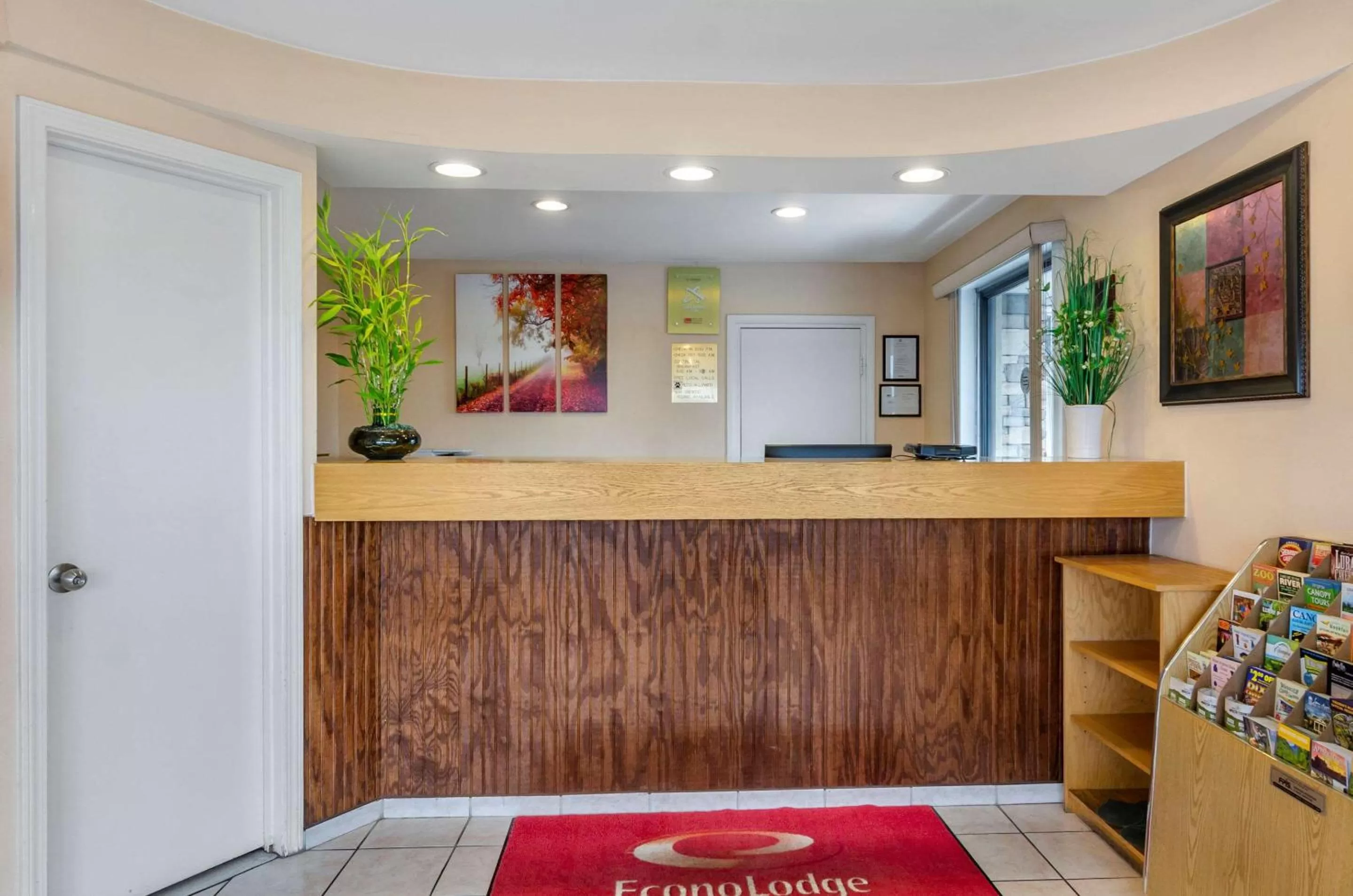 Lobby or reception in Econo Lodge Roanoke Civic Center