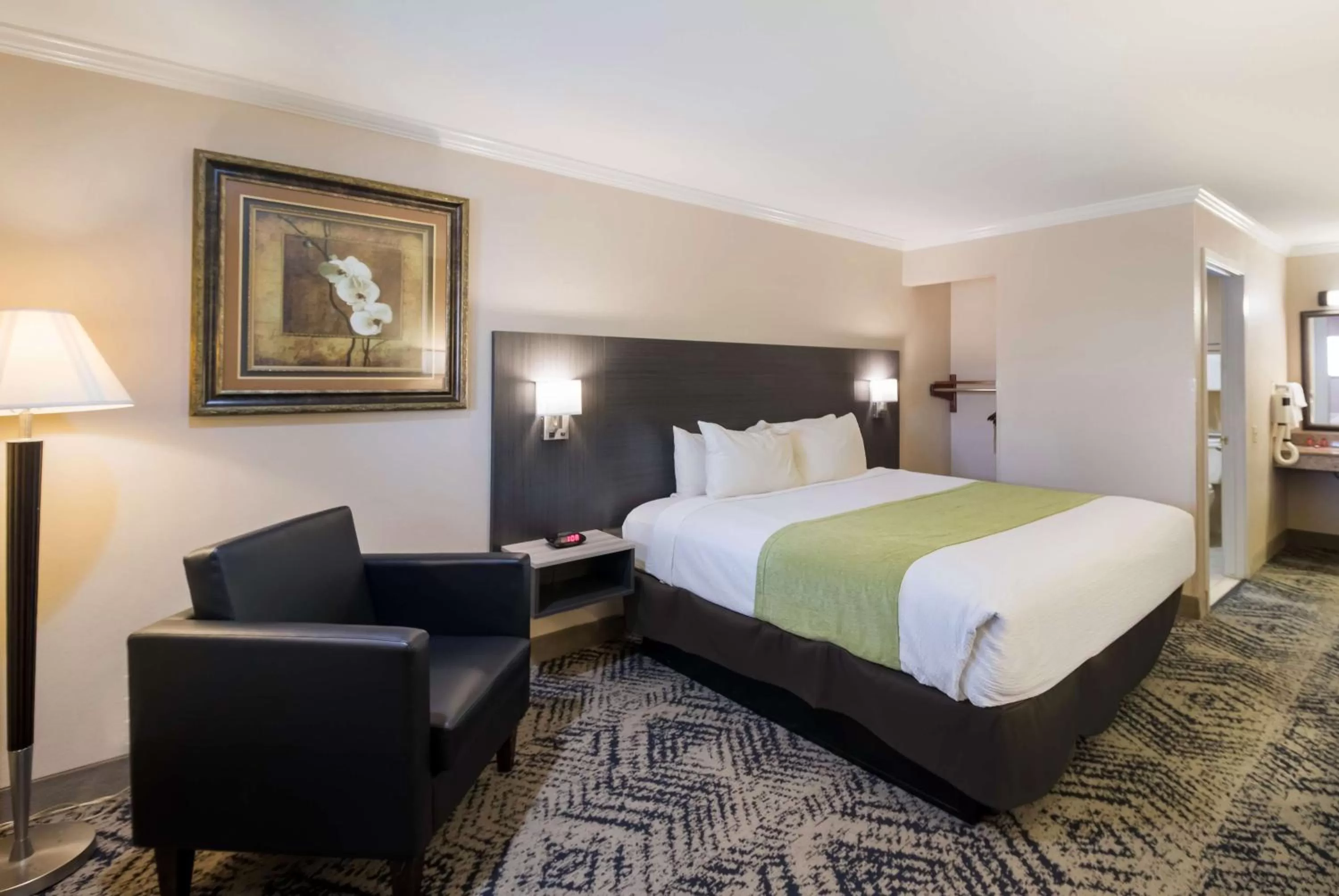 Bedroom, Bed in SureStay Hotel by Best Western Rockdale