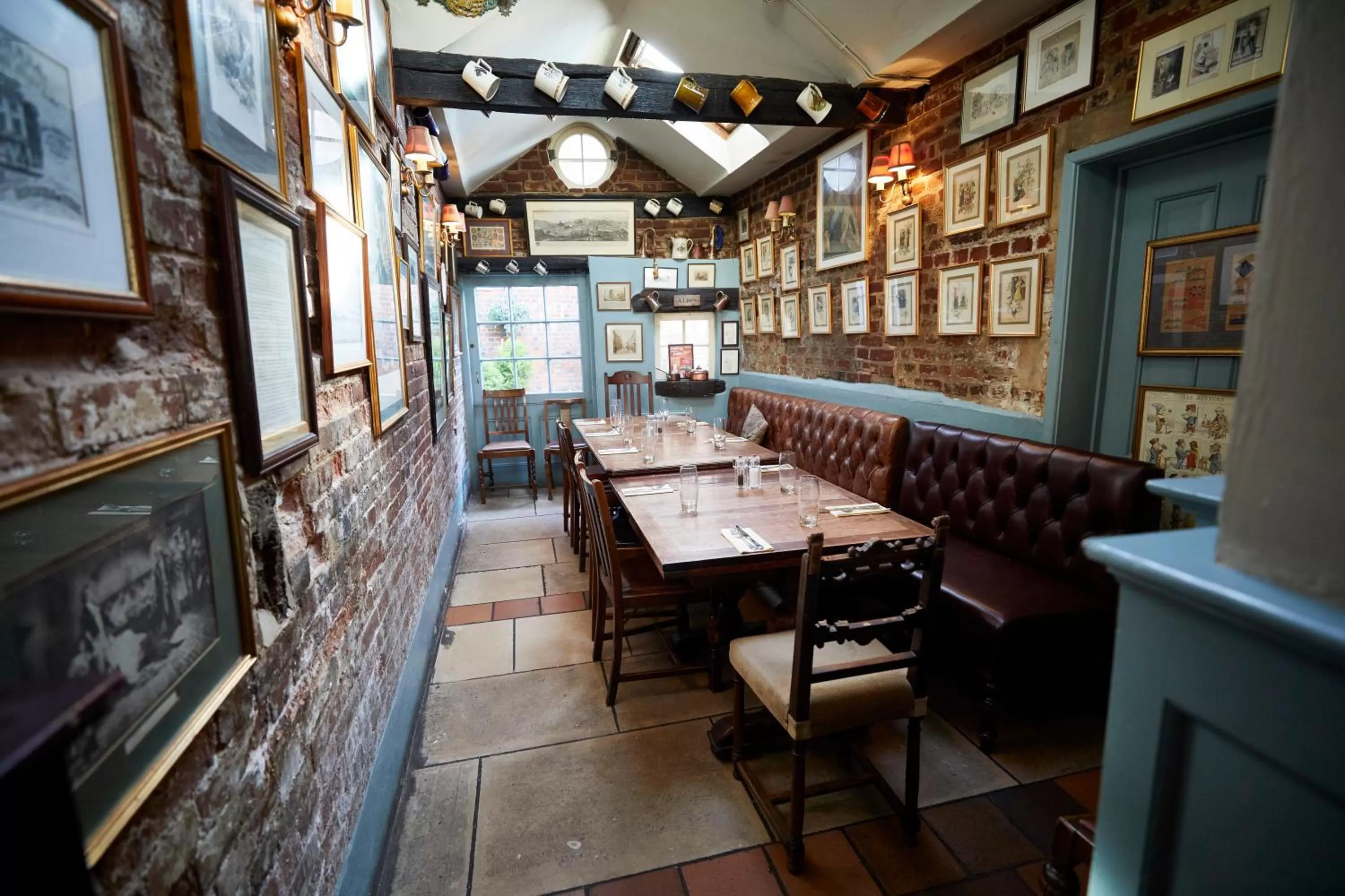 Restaurant/places to eat in Wykeham Arms