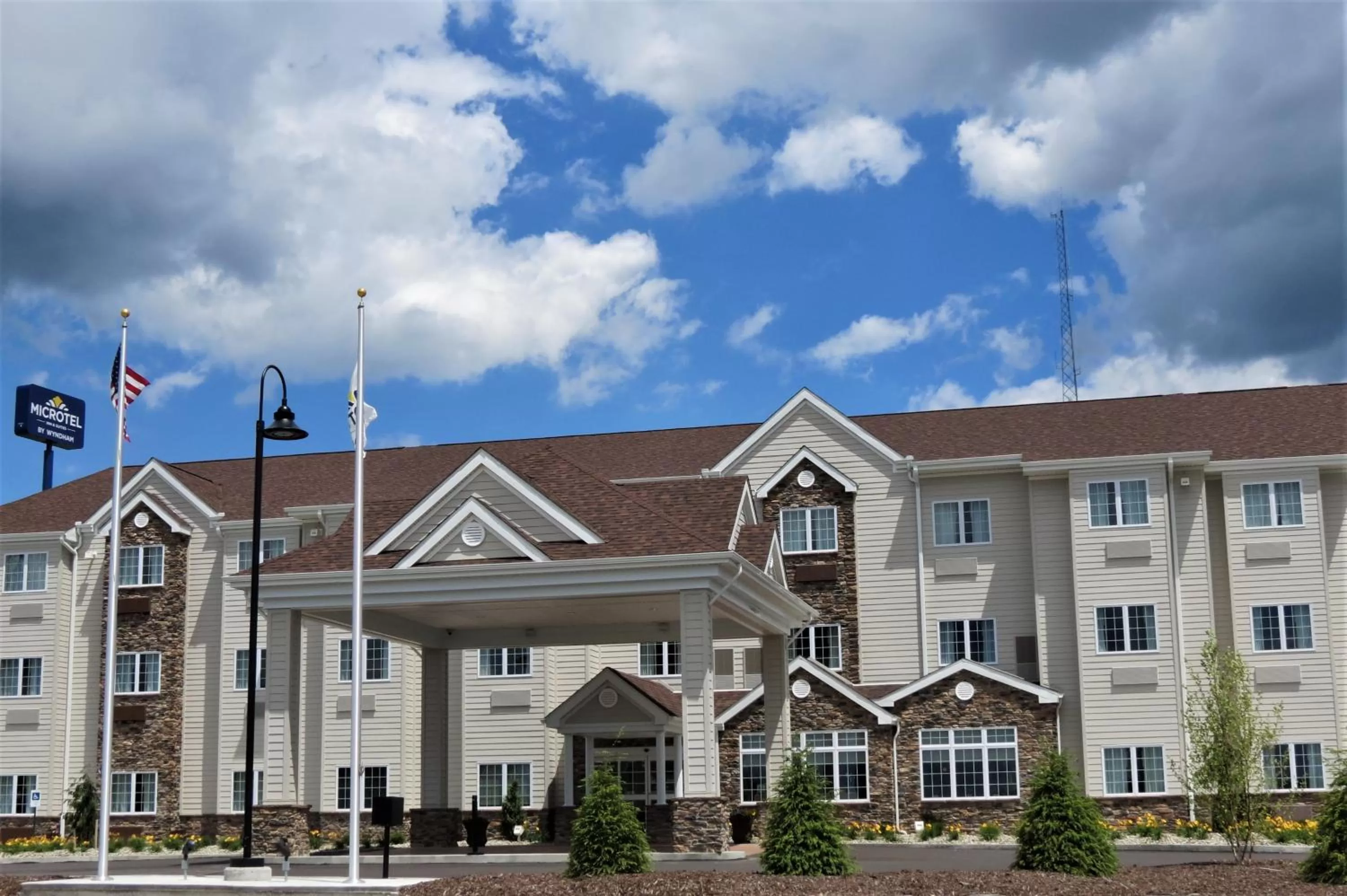 Facade/entrance in Microtel Inn & Suites by Wyndham Clarion