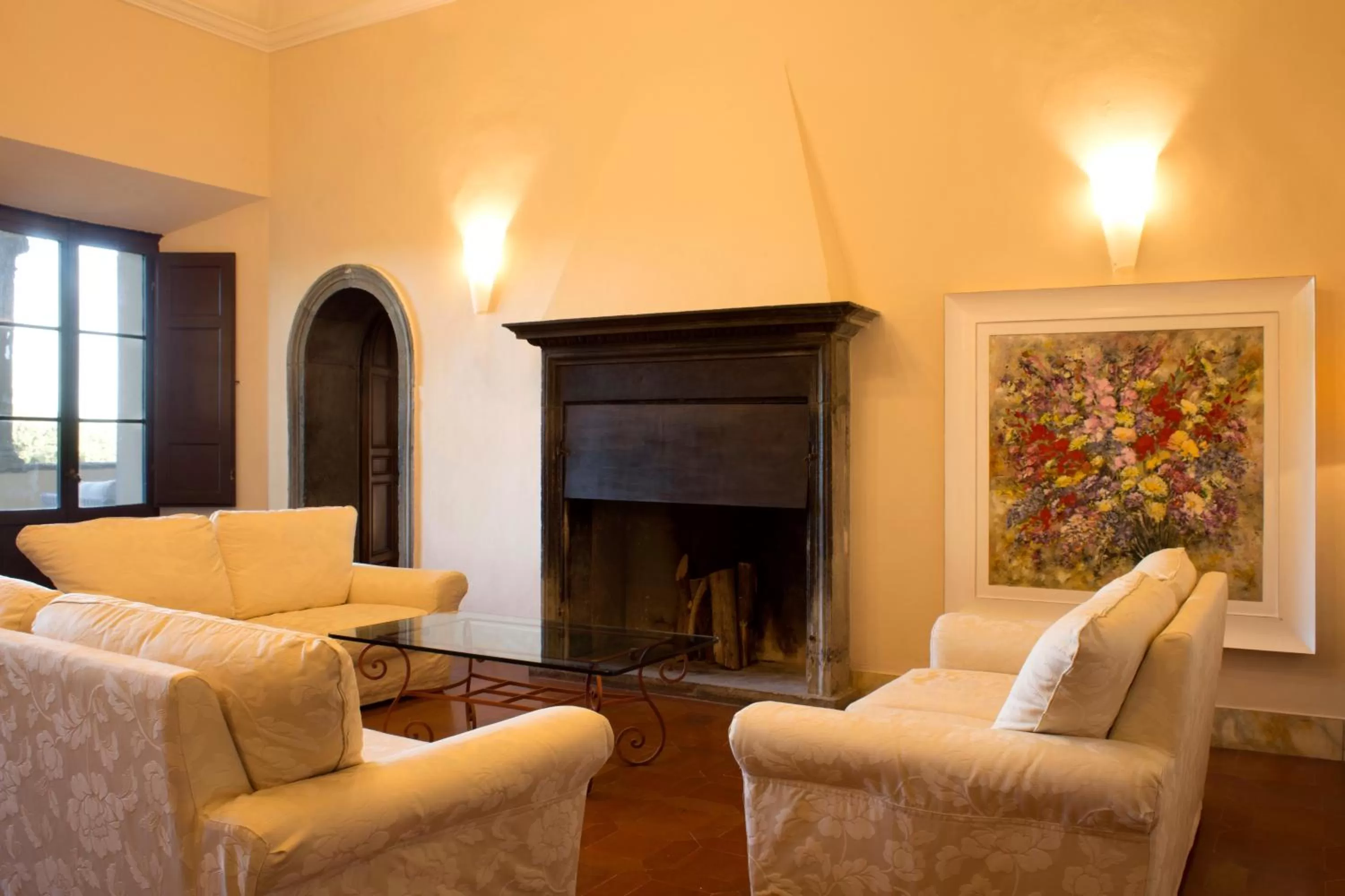 Communal lounge/ TV room in Certosa di Pontignano Residenza d'Epoca - Place of Charme