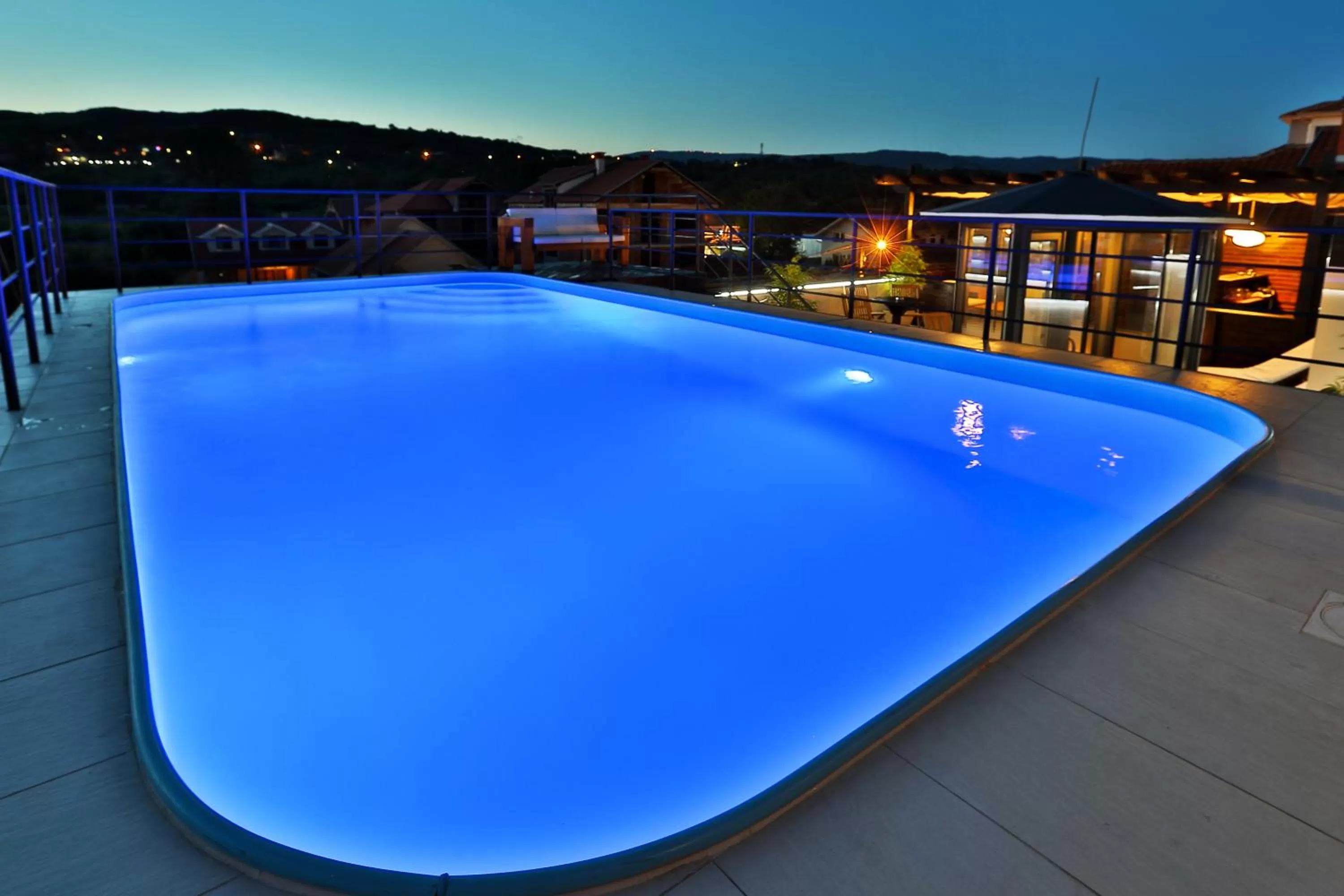 Swimming pool in Garni Hotel Zen free parking