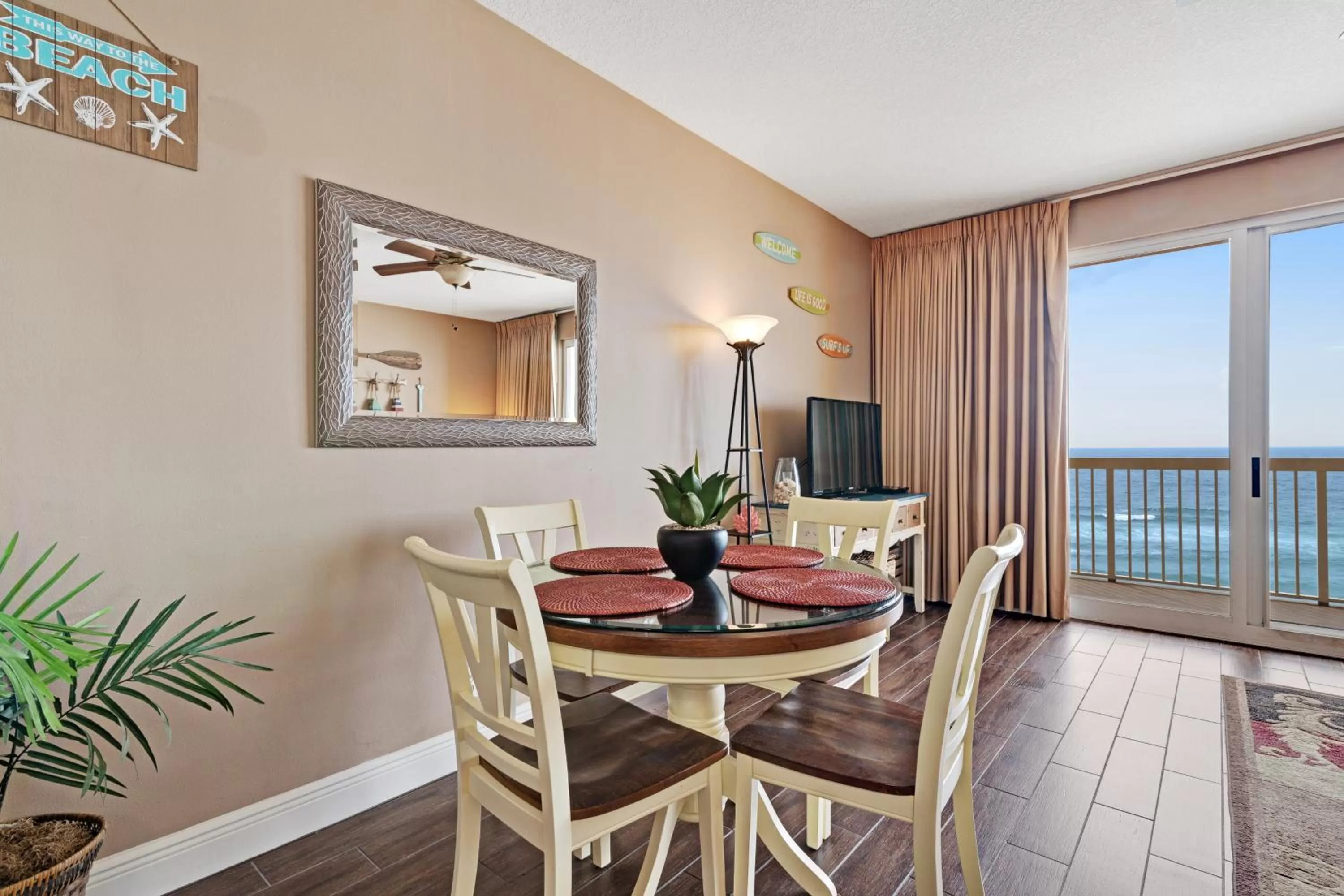 Dining Area in Calypso Resort