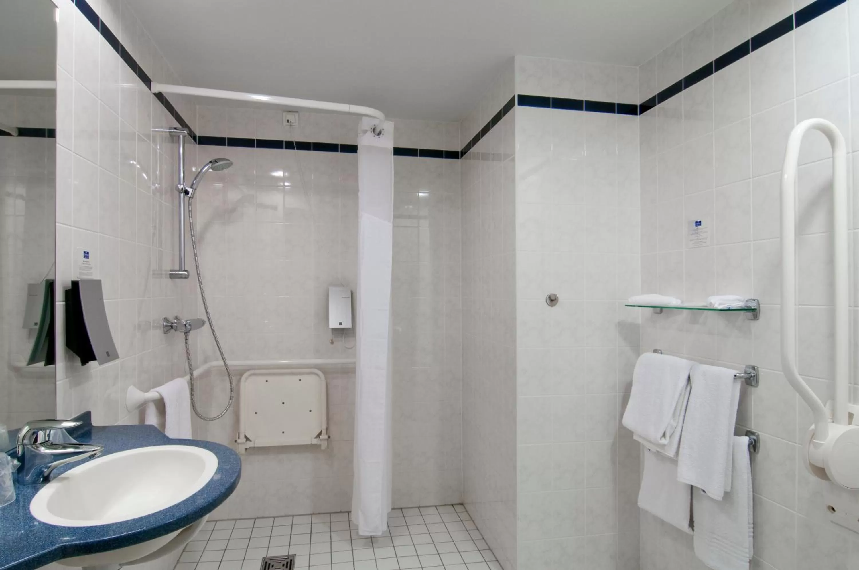 Bathroom in Holiday Inn Express Antwerpen City North by IHG