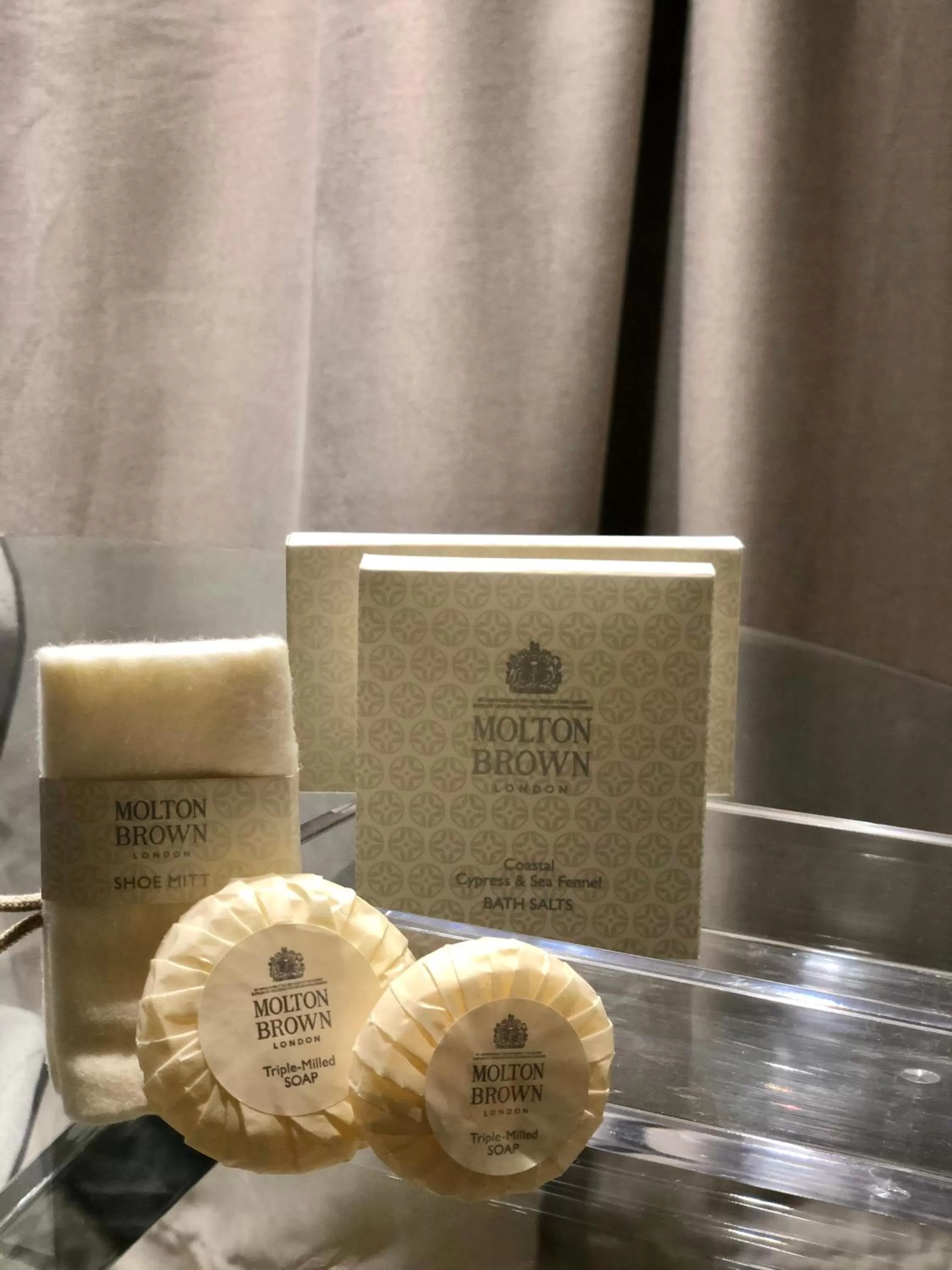 Bathroom in Royalty Hotel Athens