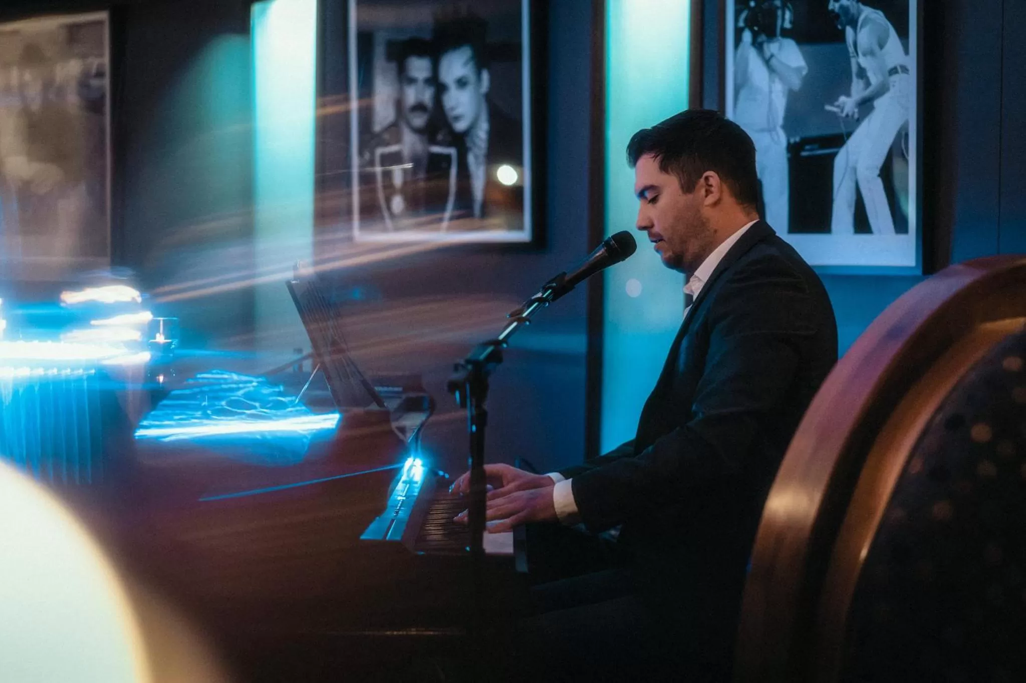 Lounge or bar in Royal Garden Hotel