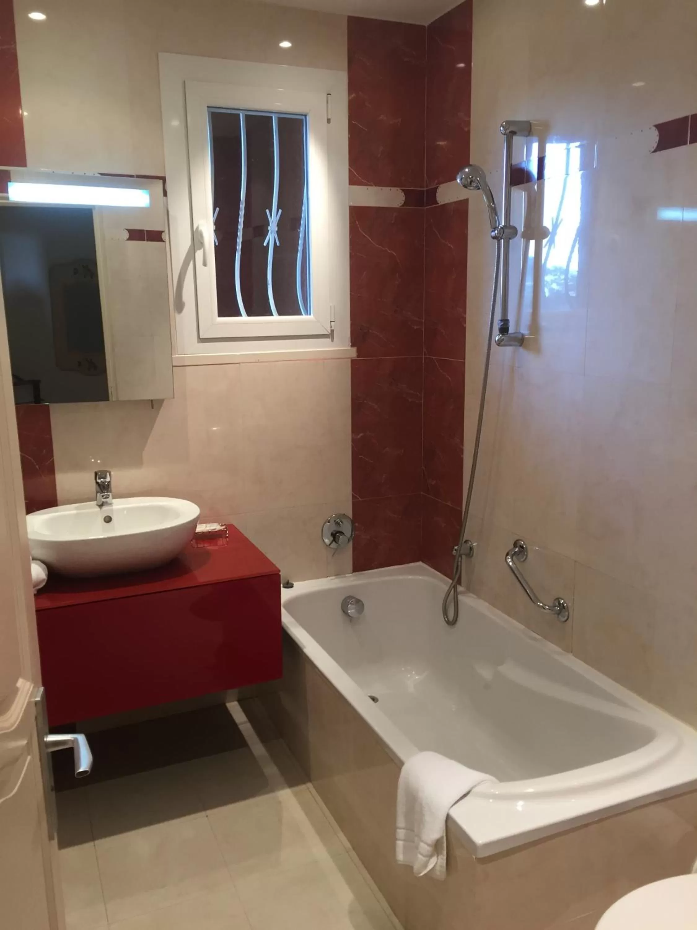 Photo of the whole room in Castellu Rossu