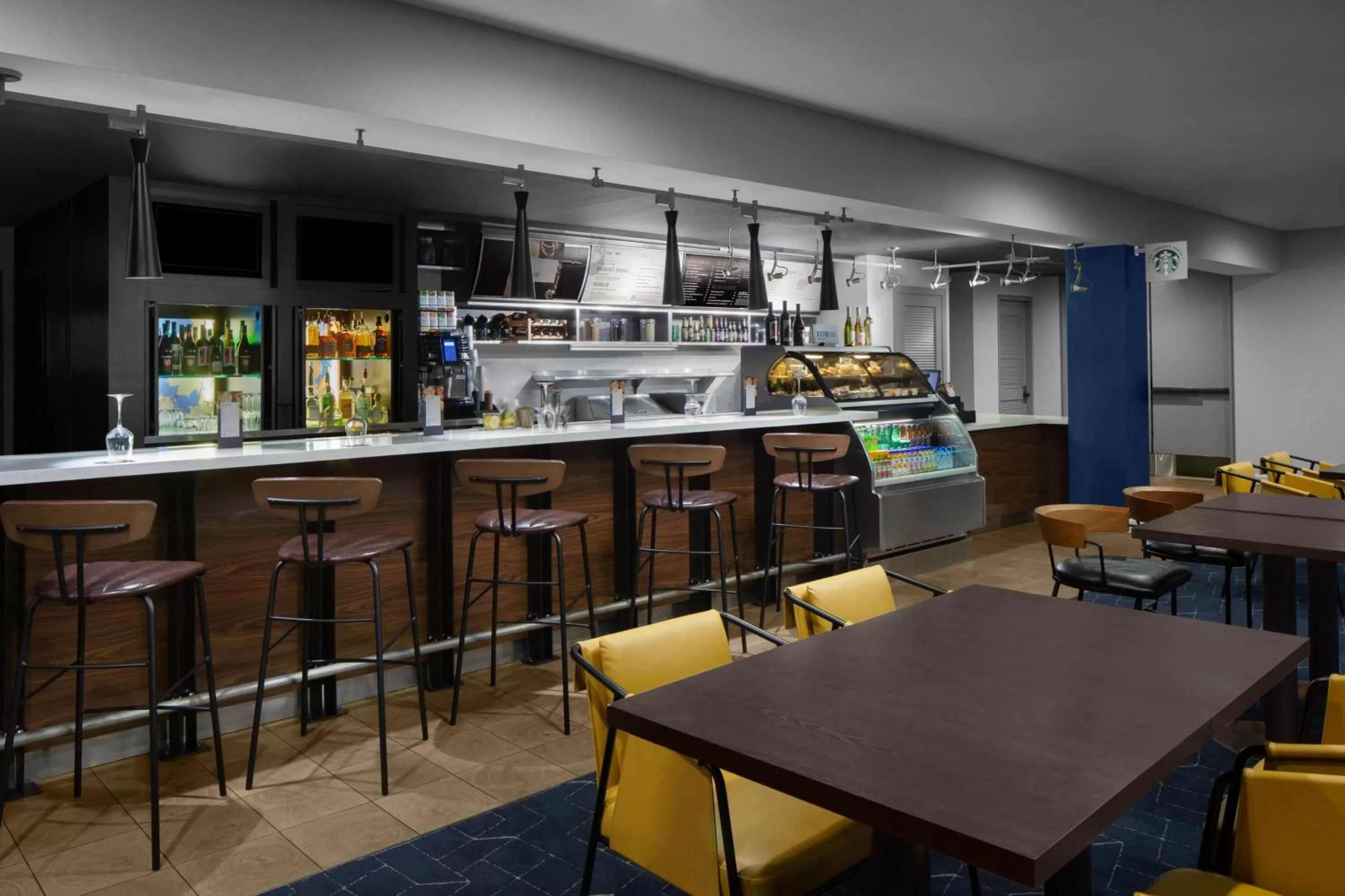 Lounge or bar in Courtyard by Marriott San Diego Rancho Bernardo