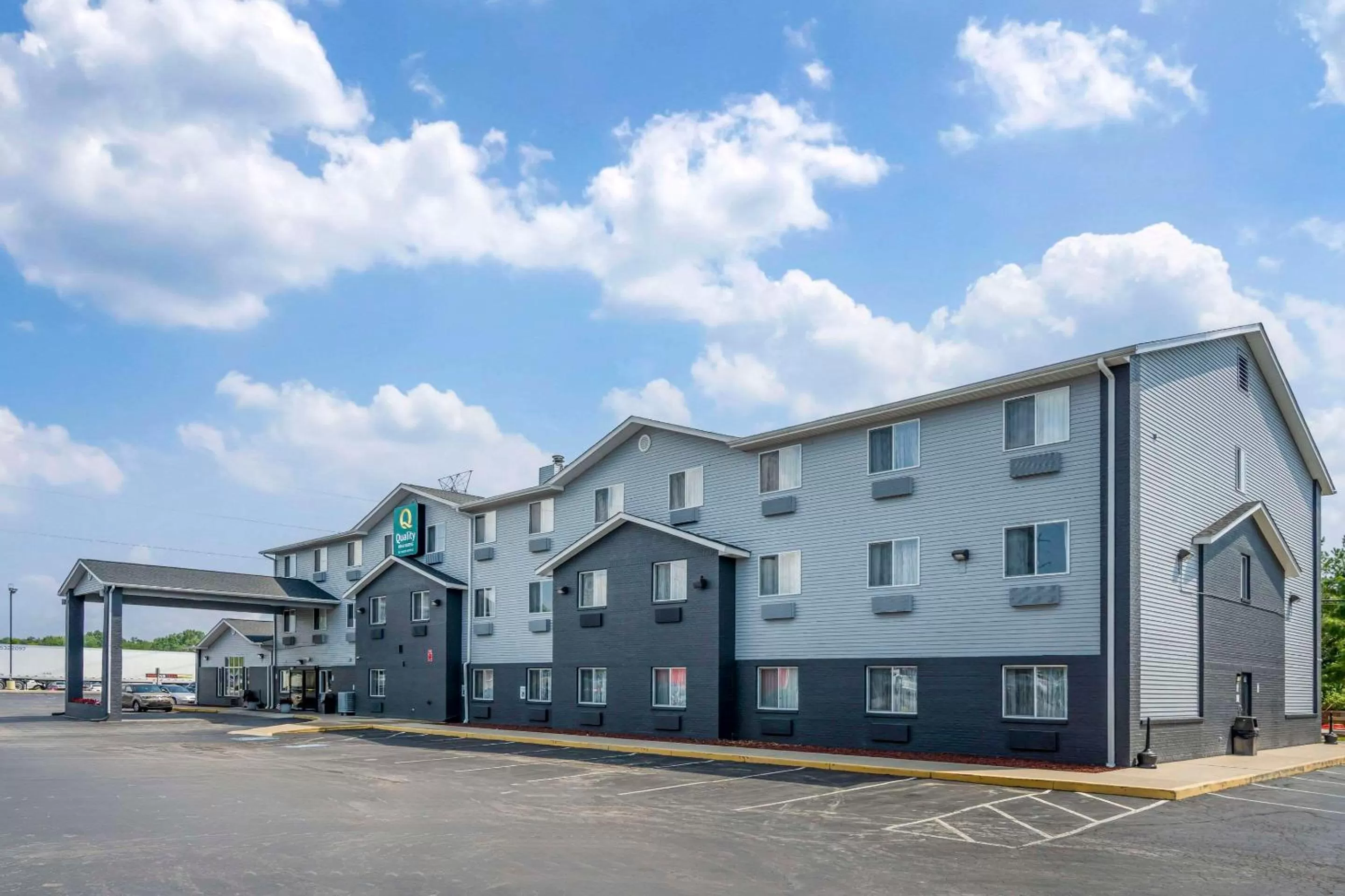 Property building in Quality Inn & Suites Delaware South