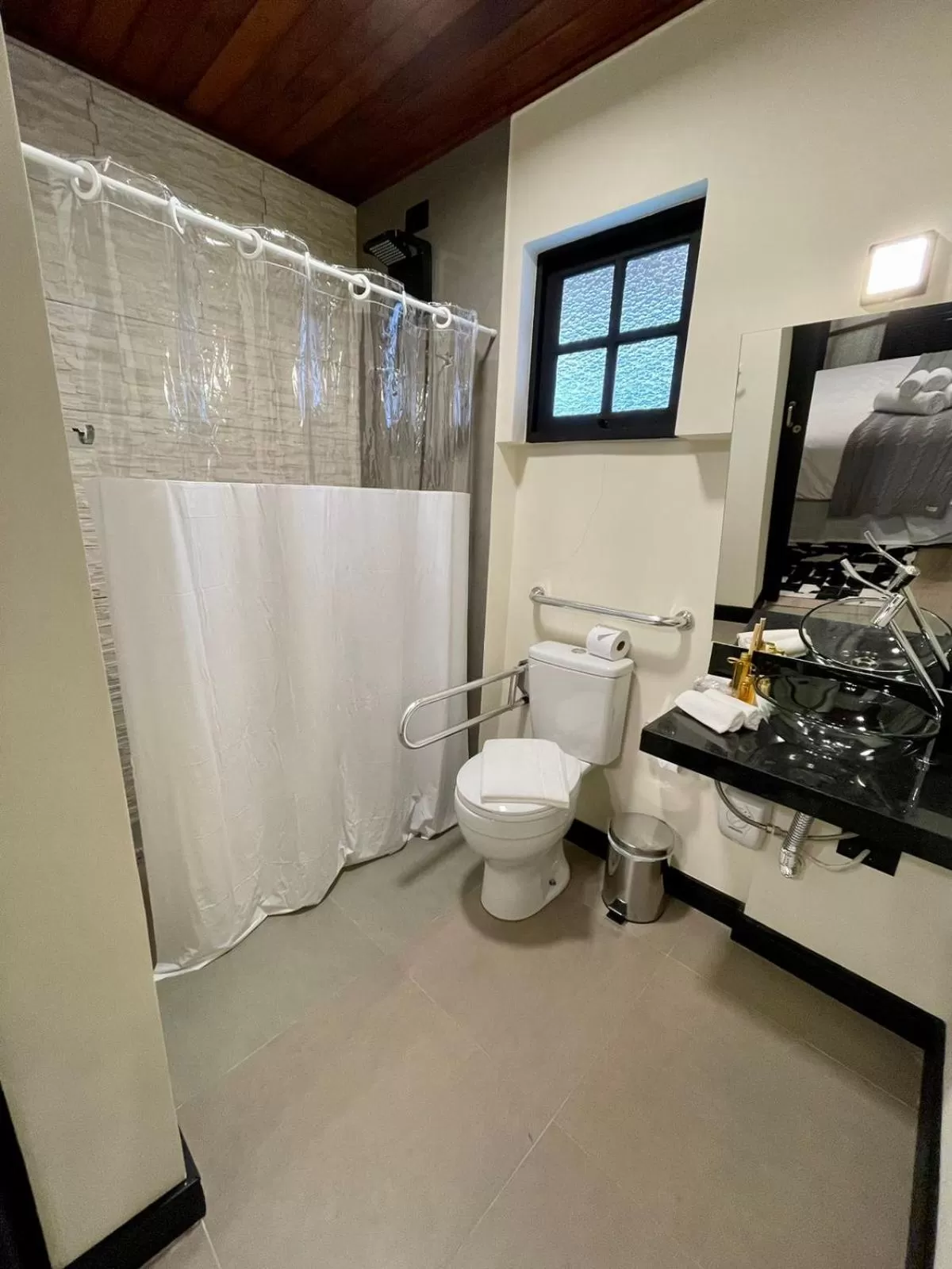 Bathroom in Pousada Terrazzo Bonjardim - by Easy Hotéis