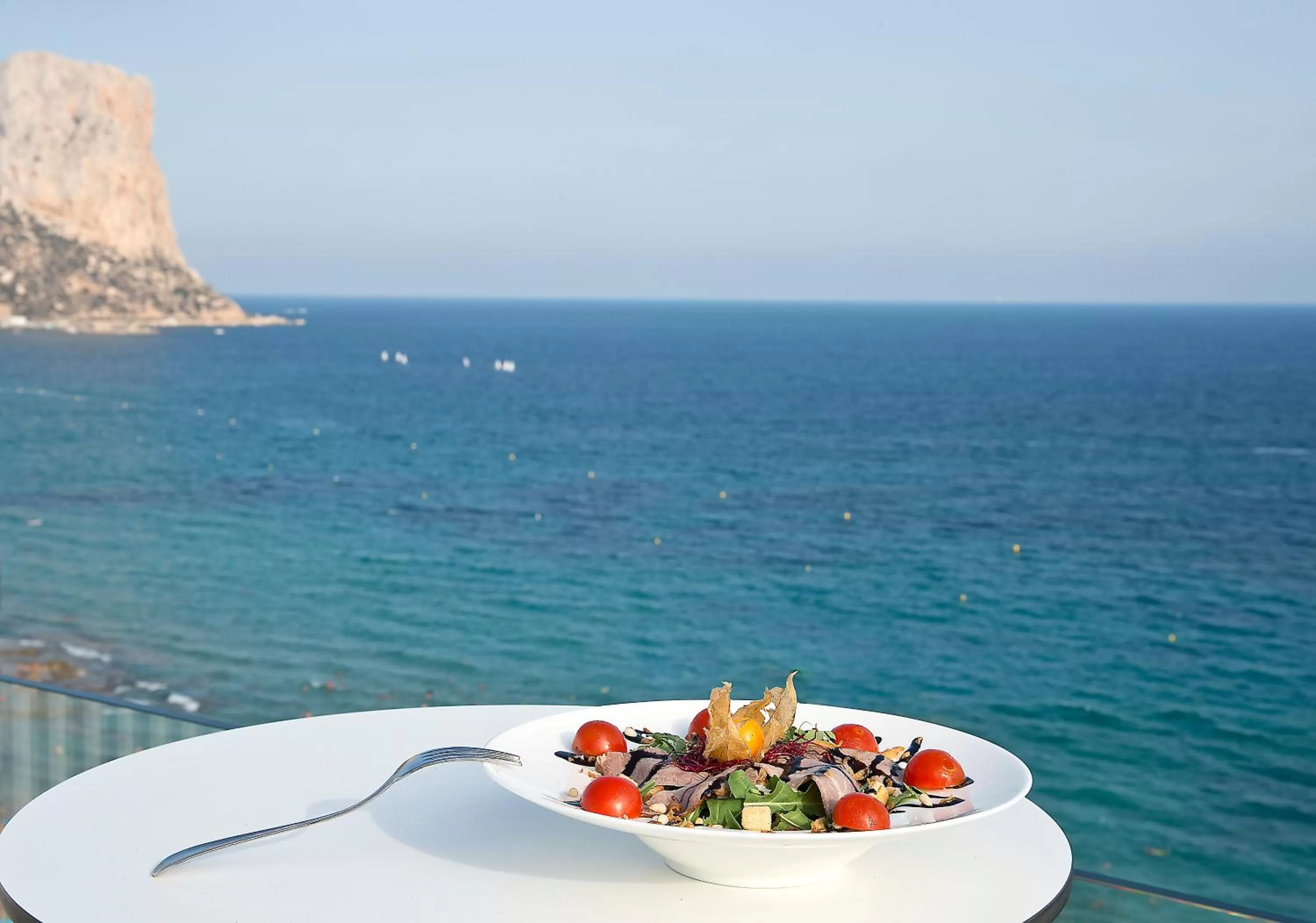 Food and drinks in Hotel Bahía Calpe by Pierre & Vacances