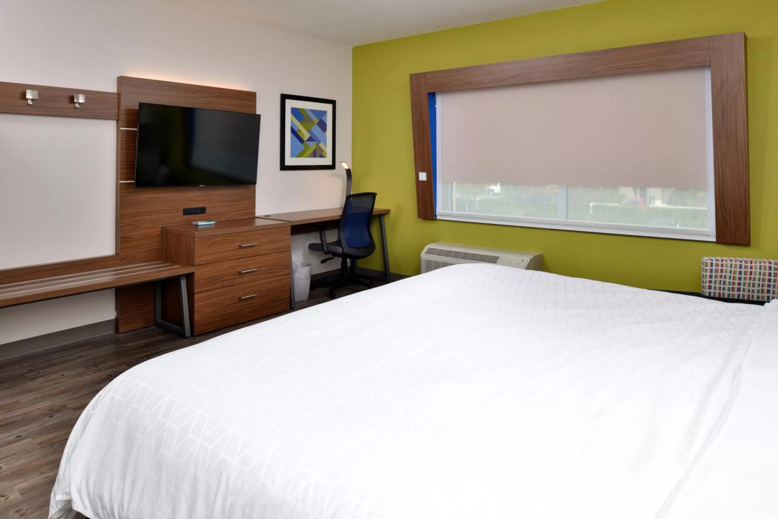 Bed in Holiday Inn Express Orlando - South Park by IHG