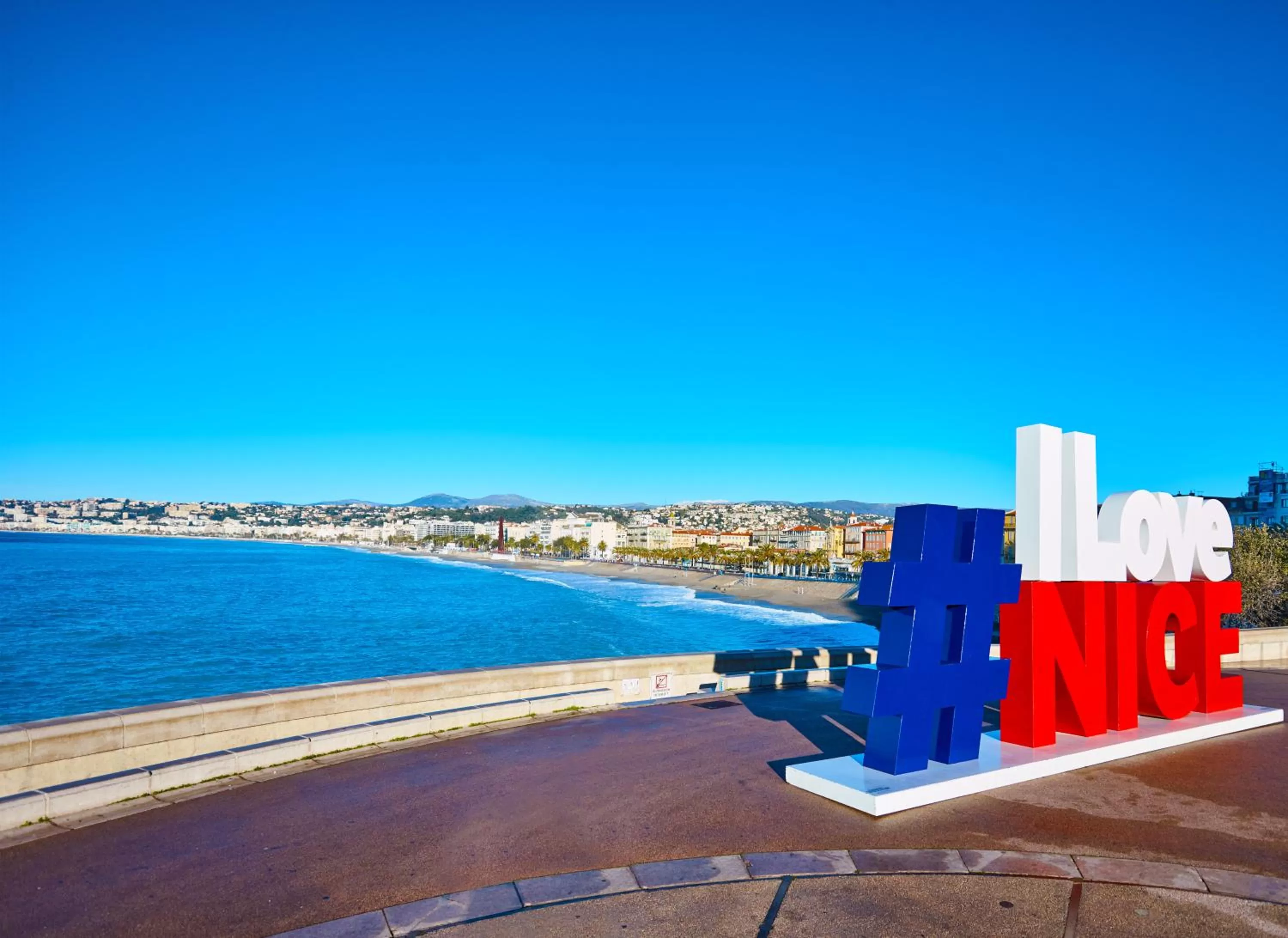 Sea view in Crowne Plaza - Nice - Grand Arenas by IHG