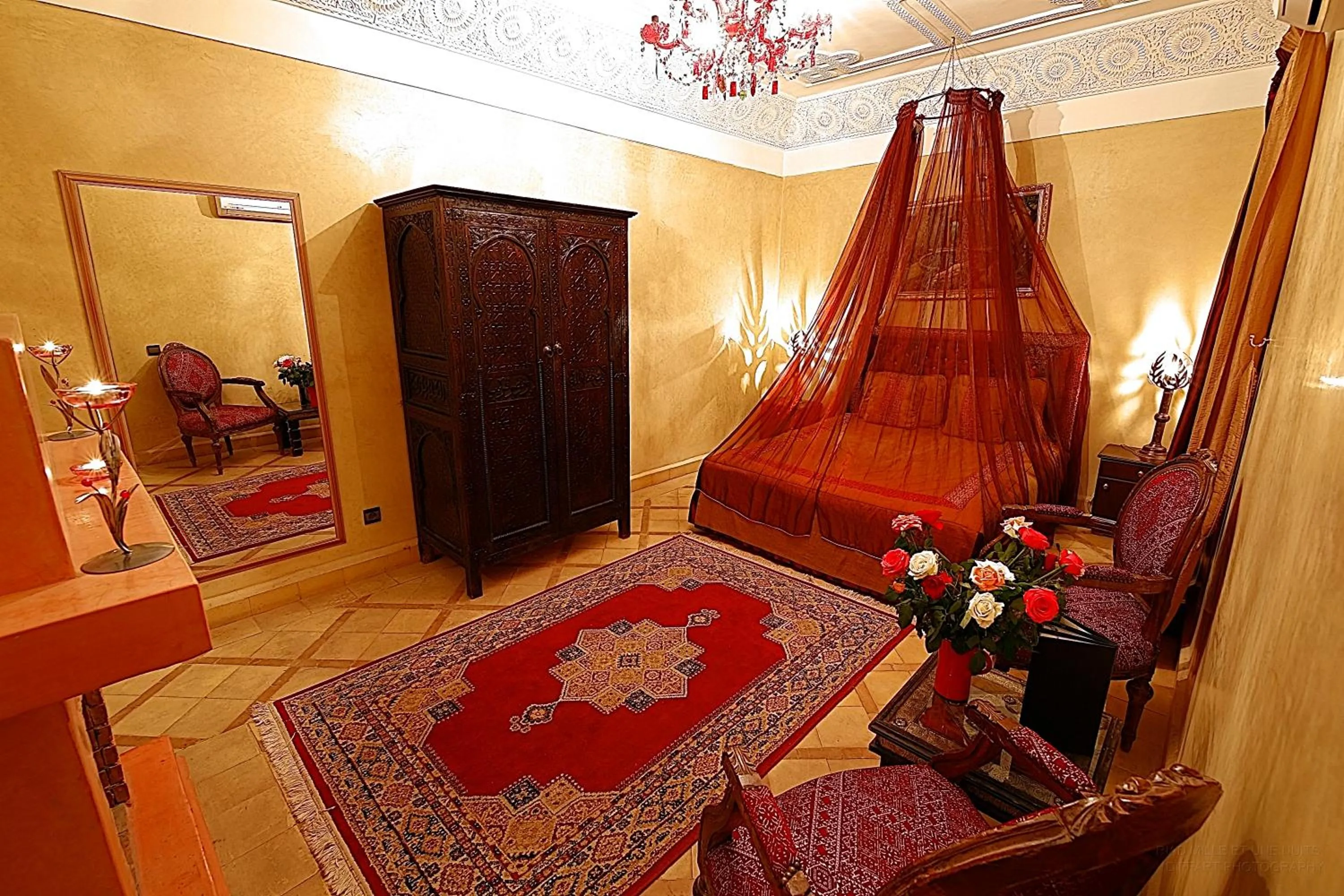 Bed in Riad Mille Et Une Nuits