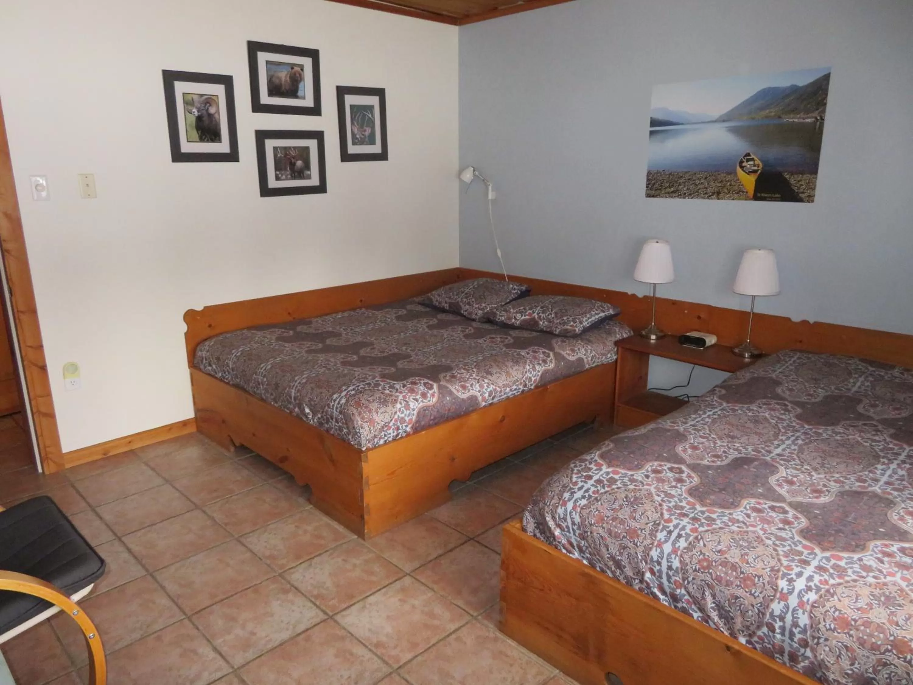 Bed in Alpenglow Bed and Breakfast