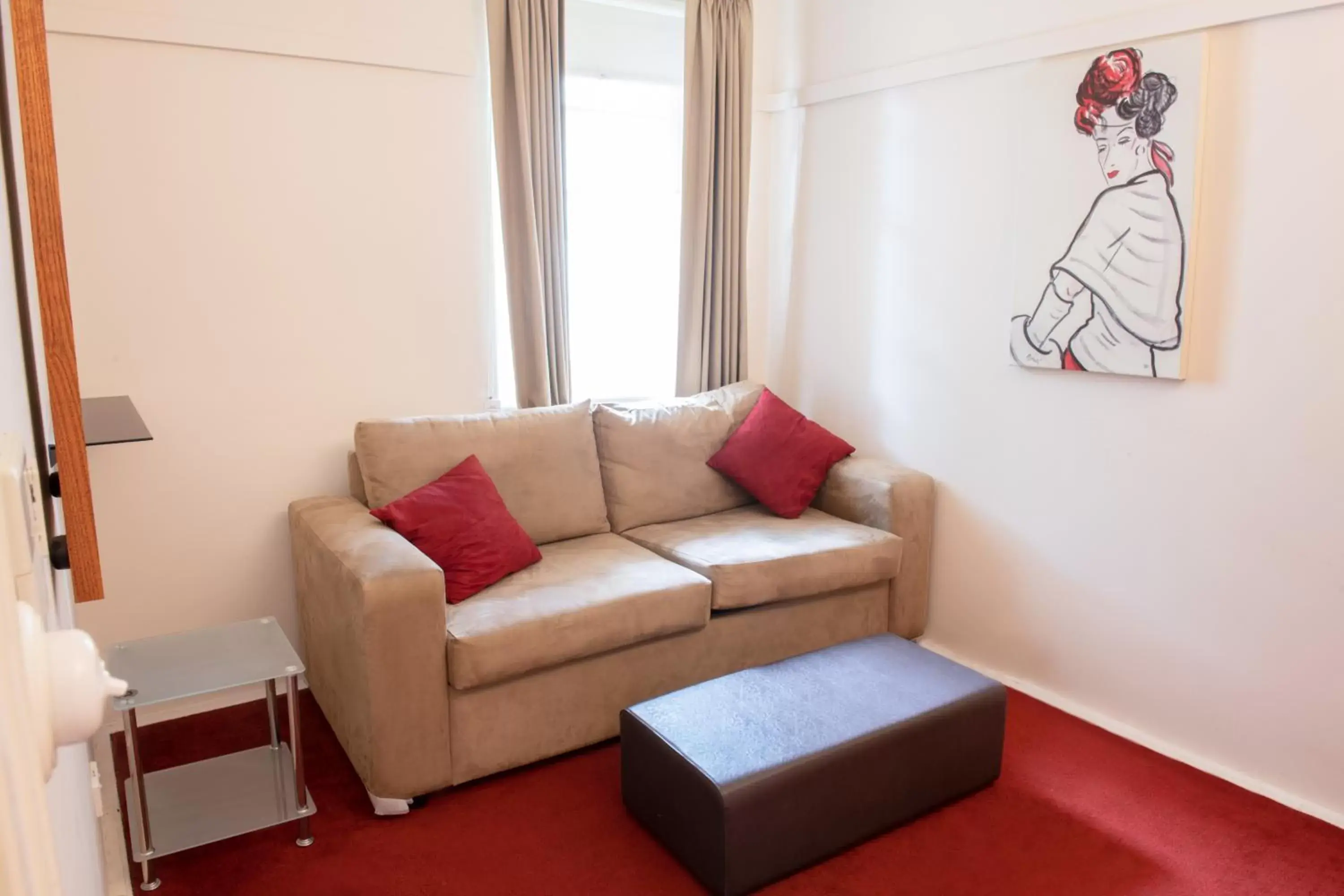 Deluxe Queen Suite in Linaker Art Deco Motel Deluxe Queen Suite in Linaker Art Deco Motel