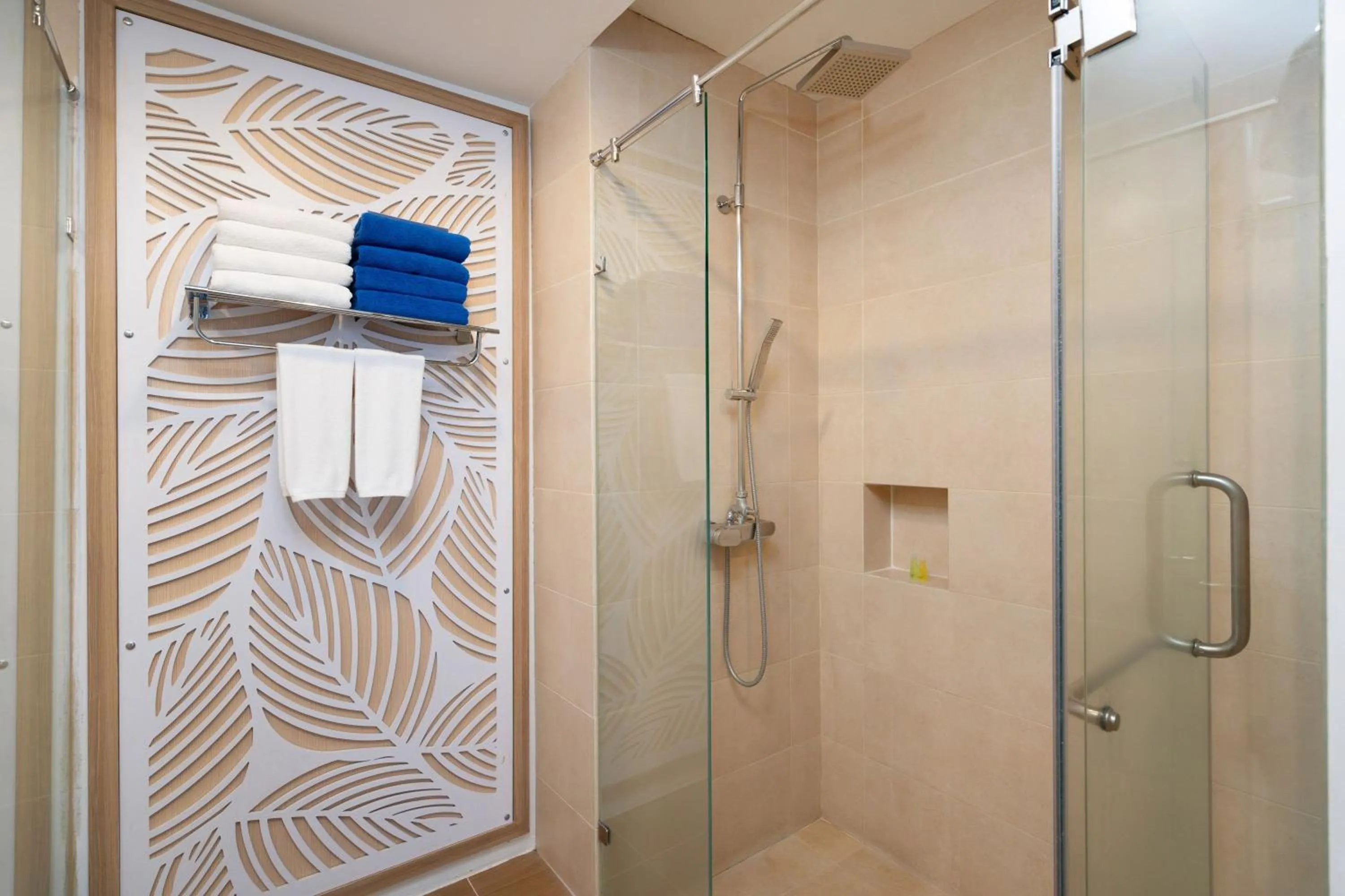 Bathroom in Patong Bay Hill