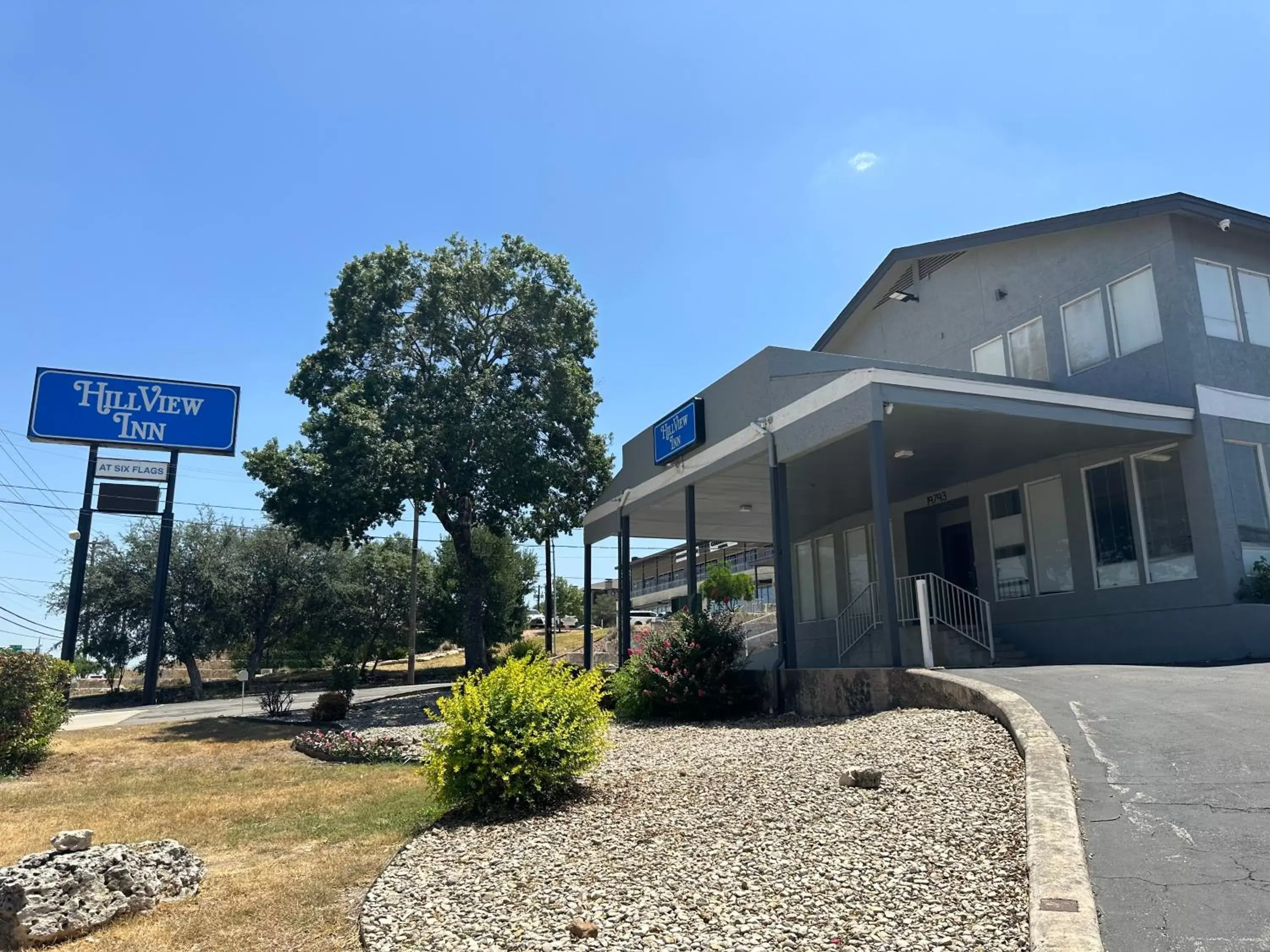 HillView Inn at Six Flags Fiesta HillView Inn at Six Flags Fiesta