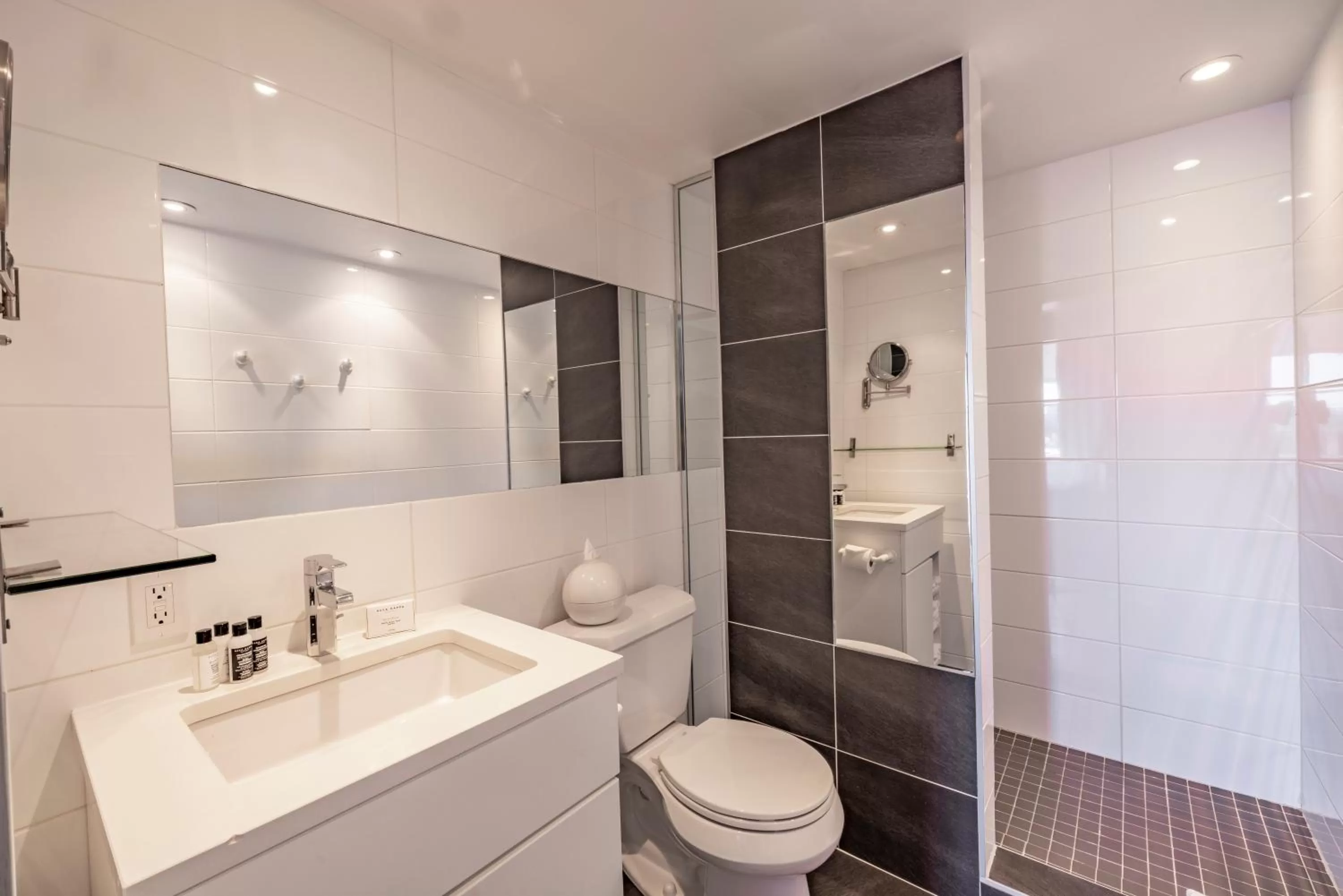 Bathroom in Hotel Zero 1 Montreal