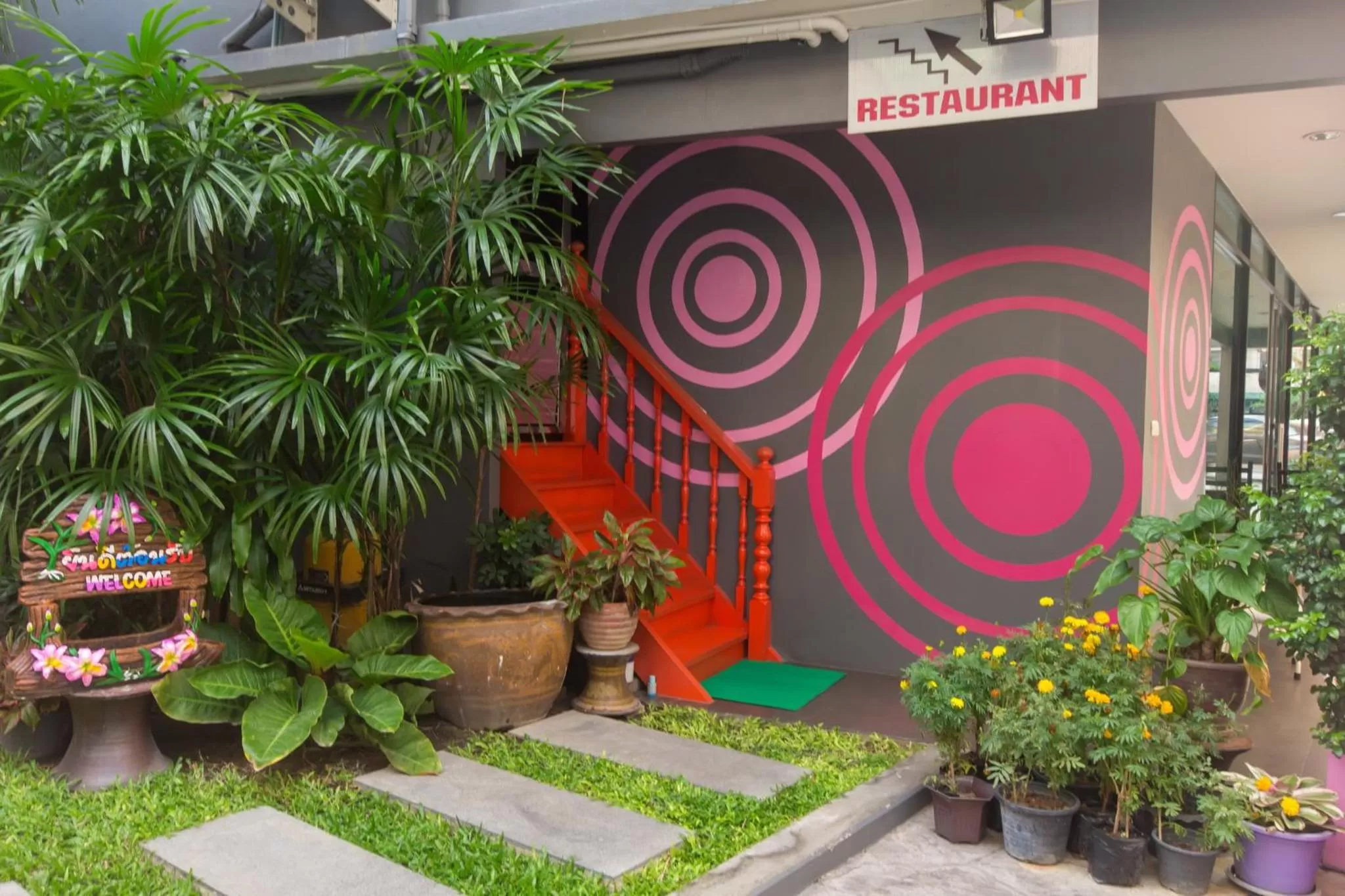 Restaurant/places to eat in Baan Nilrath Hotel - SHA Extra Plus