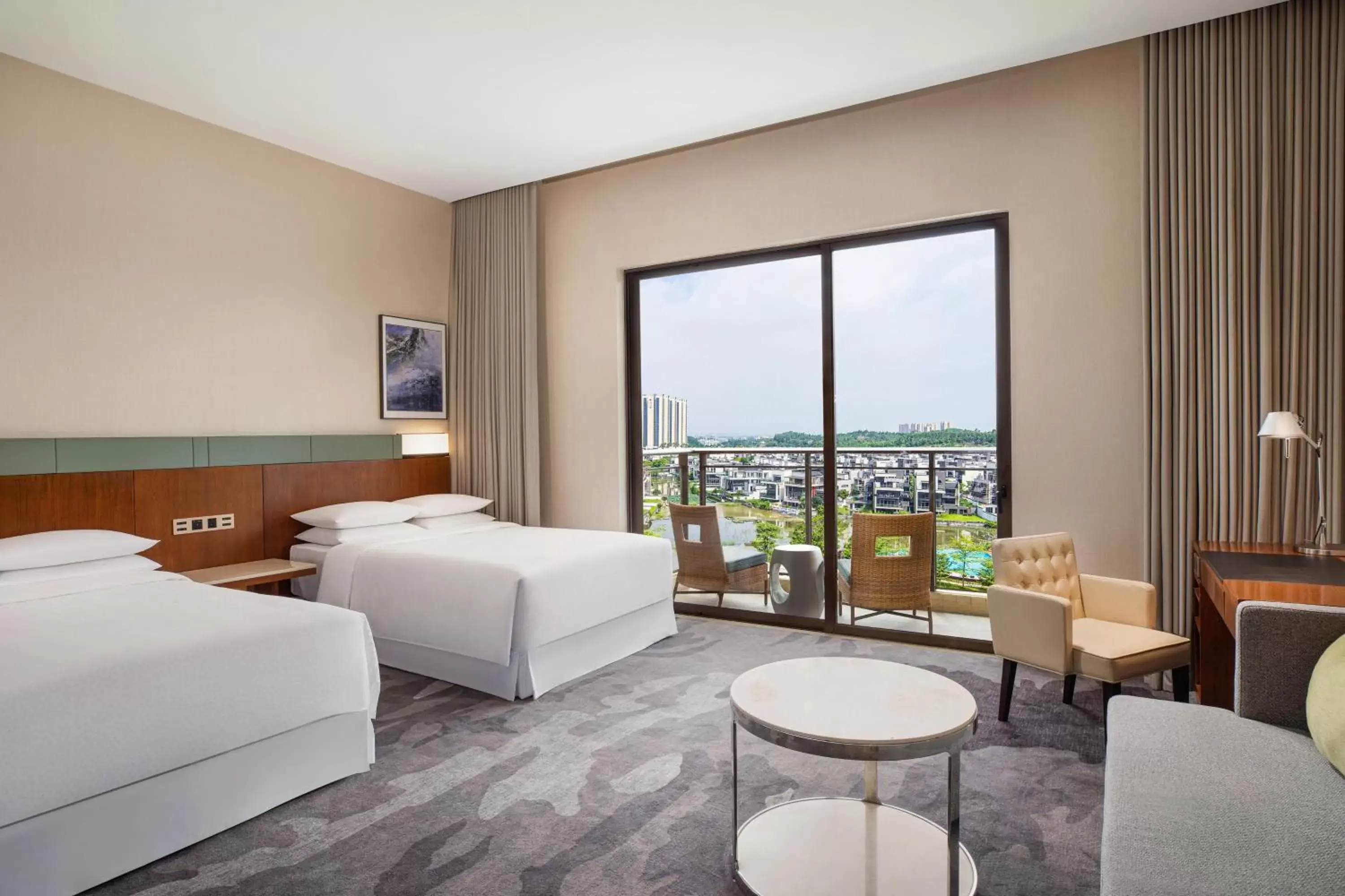 Deluxe Twin Room with Garden View in Four Points by Sheraton Guangdong, Heshan Deluxe Twin Room with Garden View in Four Points by Sheraton Guangdong, Heshan