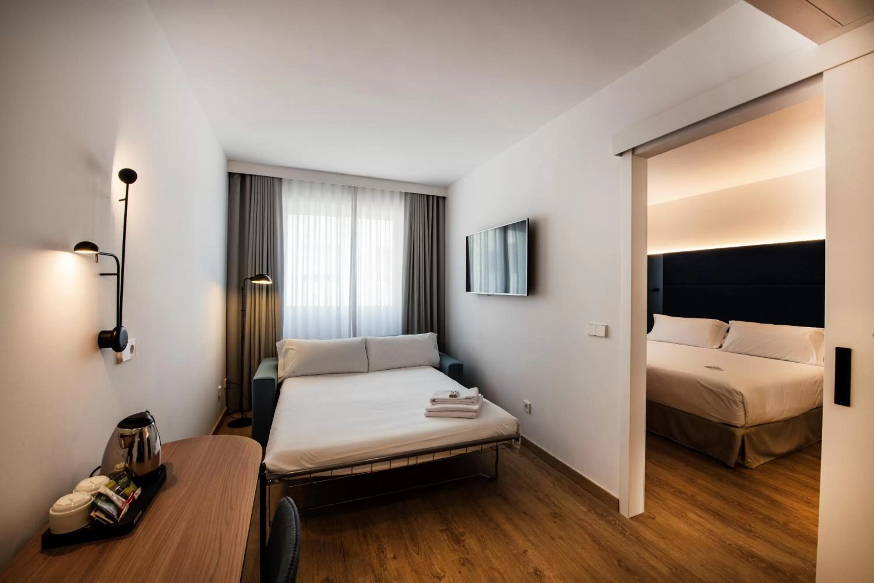 Photo of the whole room, Bed in Occidental Vigo