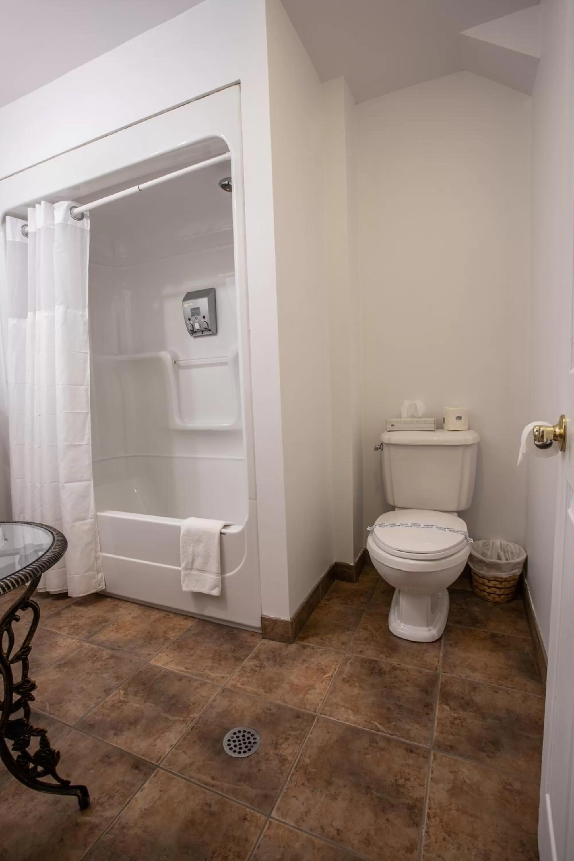 Bathroom in Auberge Seigneurie des Monts