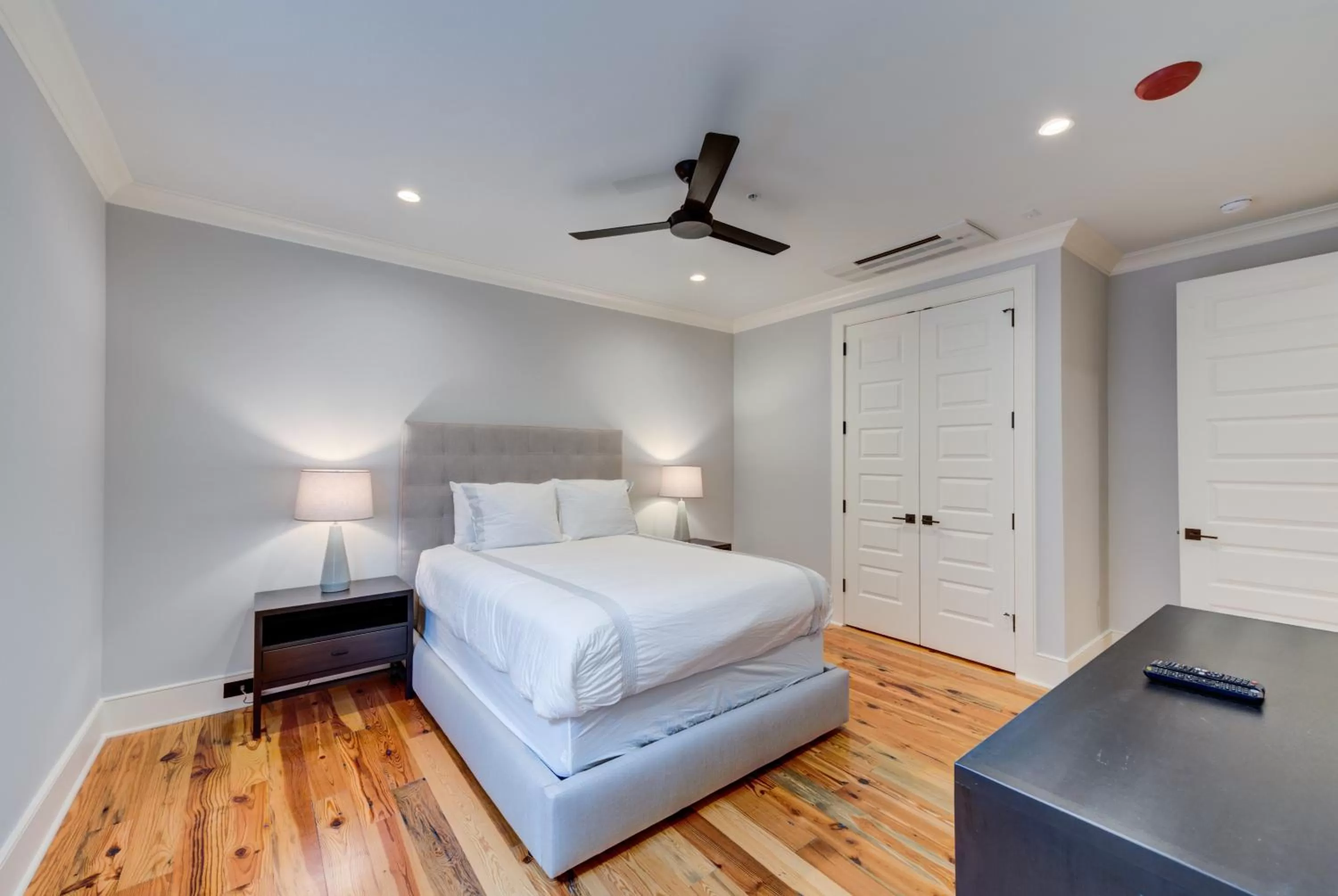 Bed in The Quarters on King