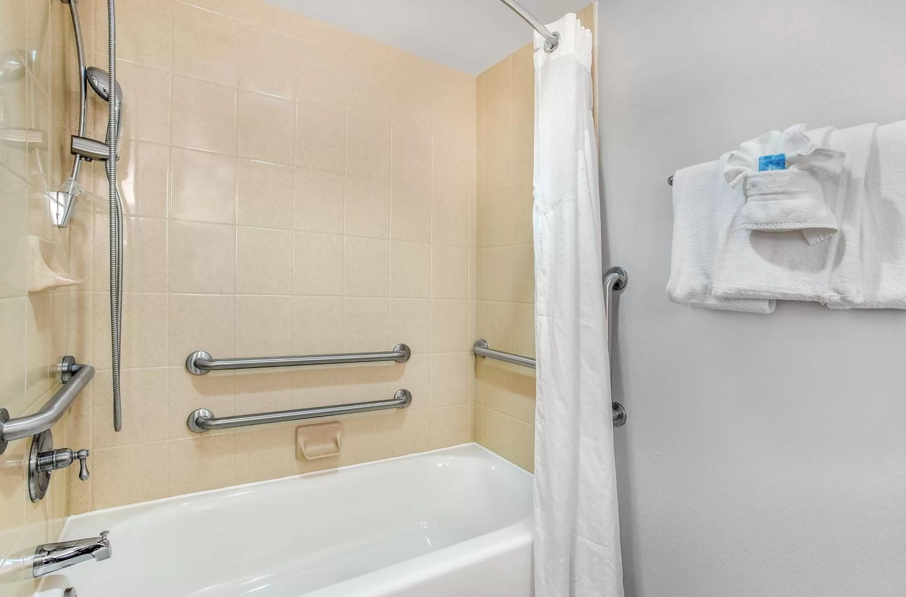 Bathroom in Holiday Inn Express & Suites Morristown by IHG