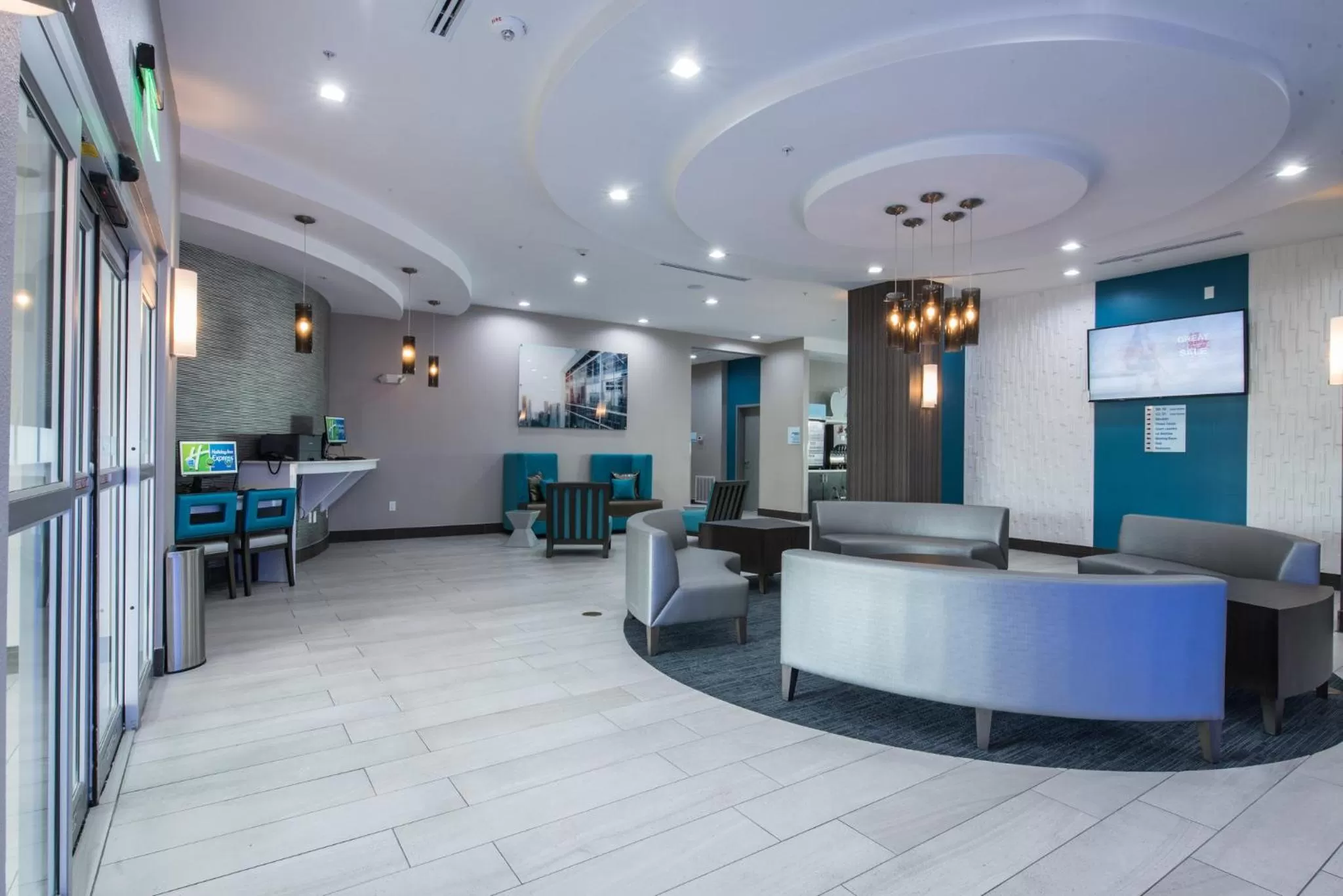 Property building in Holiday Inn Express & Suites Houston - Hobby Airport Area by IHG