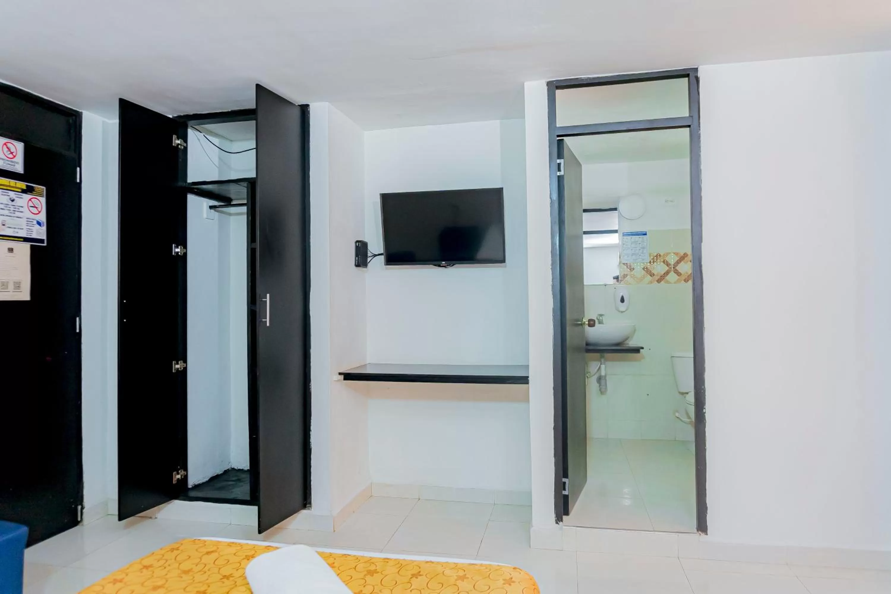 Bedroom, Bathroom in HOTEL SOL INN SANTA Marta