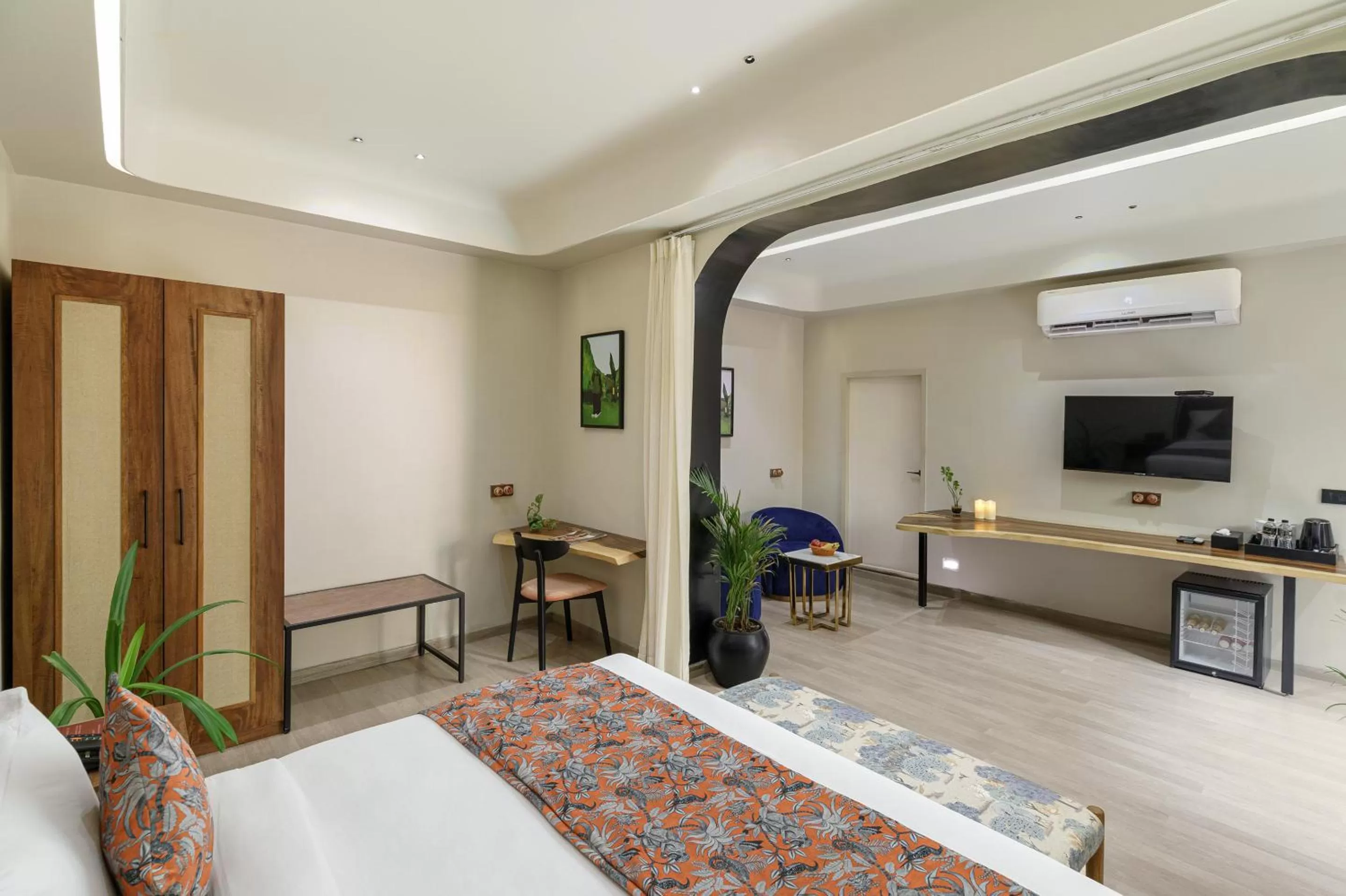 Communal lounge/ TV room, Bed in The Red Pier - My Downtown Hotels