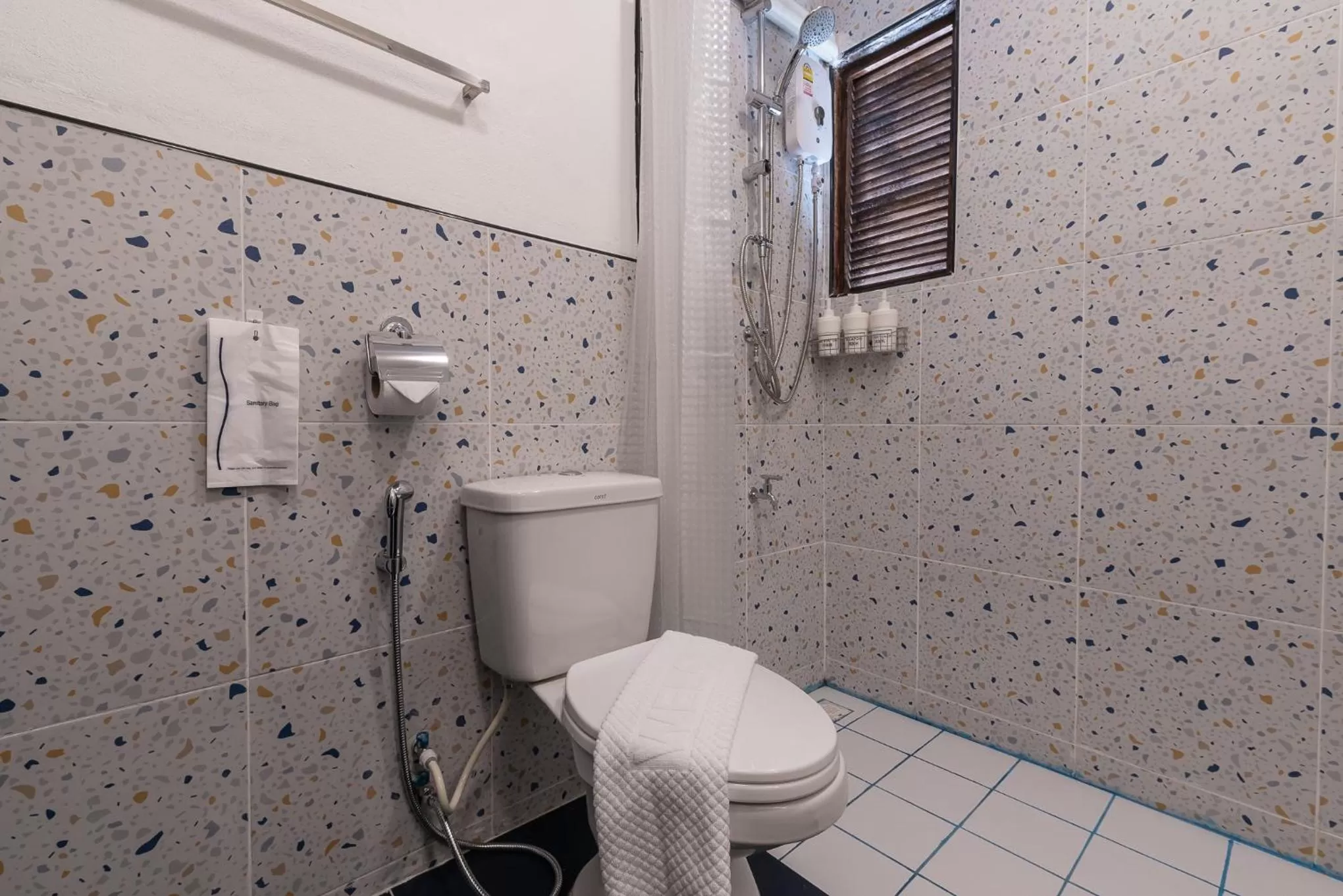 Toilet in The Mellow Pillow Hotel @ Chiang Mai Gate