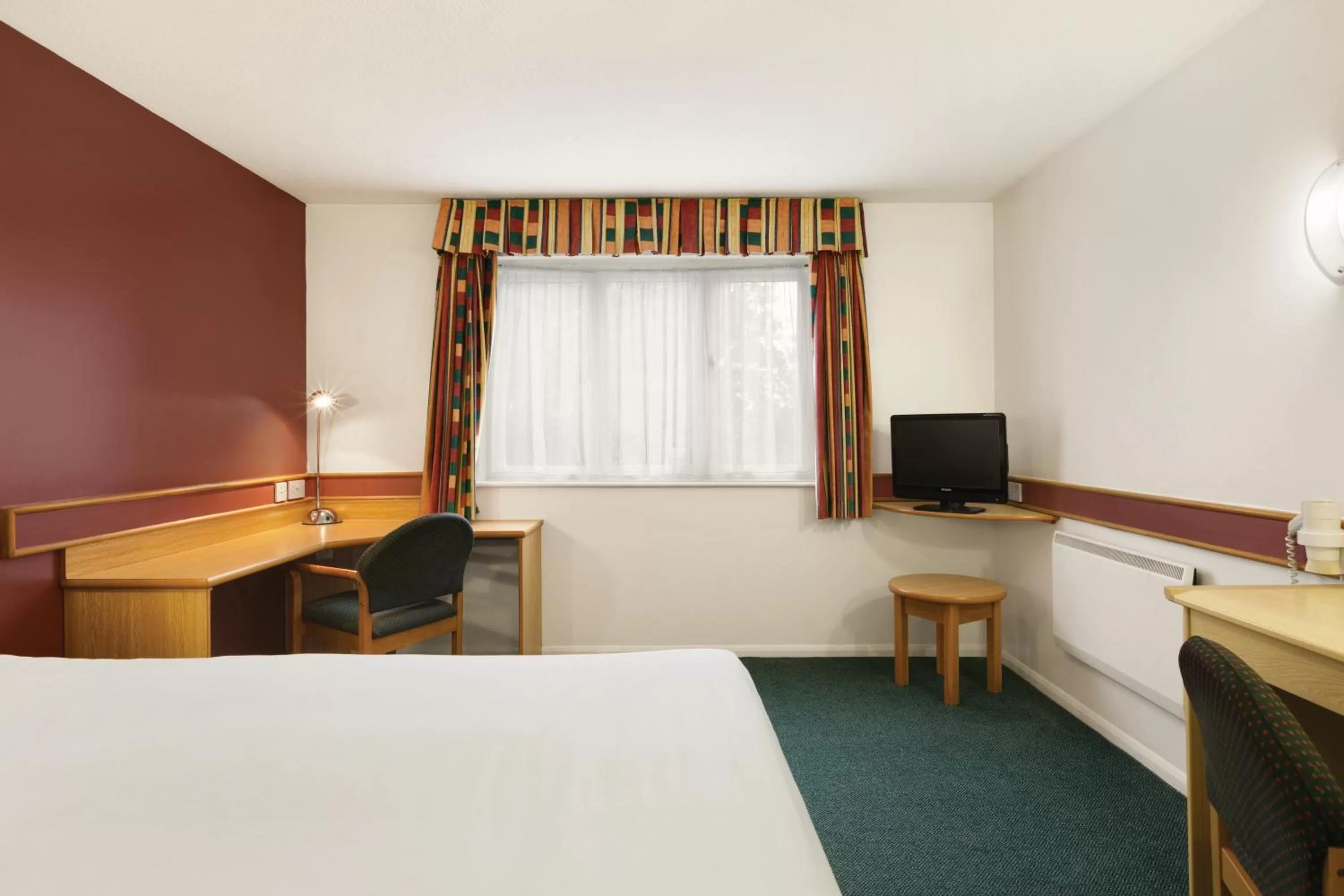 Standard Twin Room in Ramada London South Mimms
