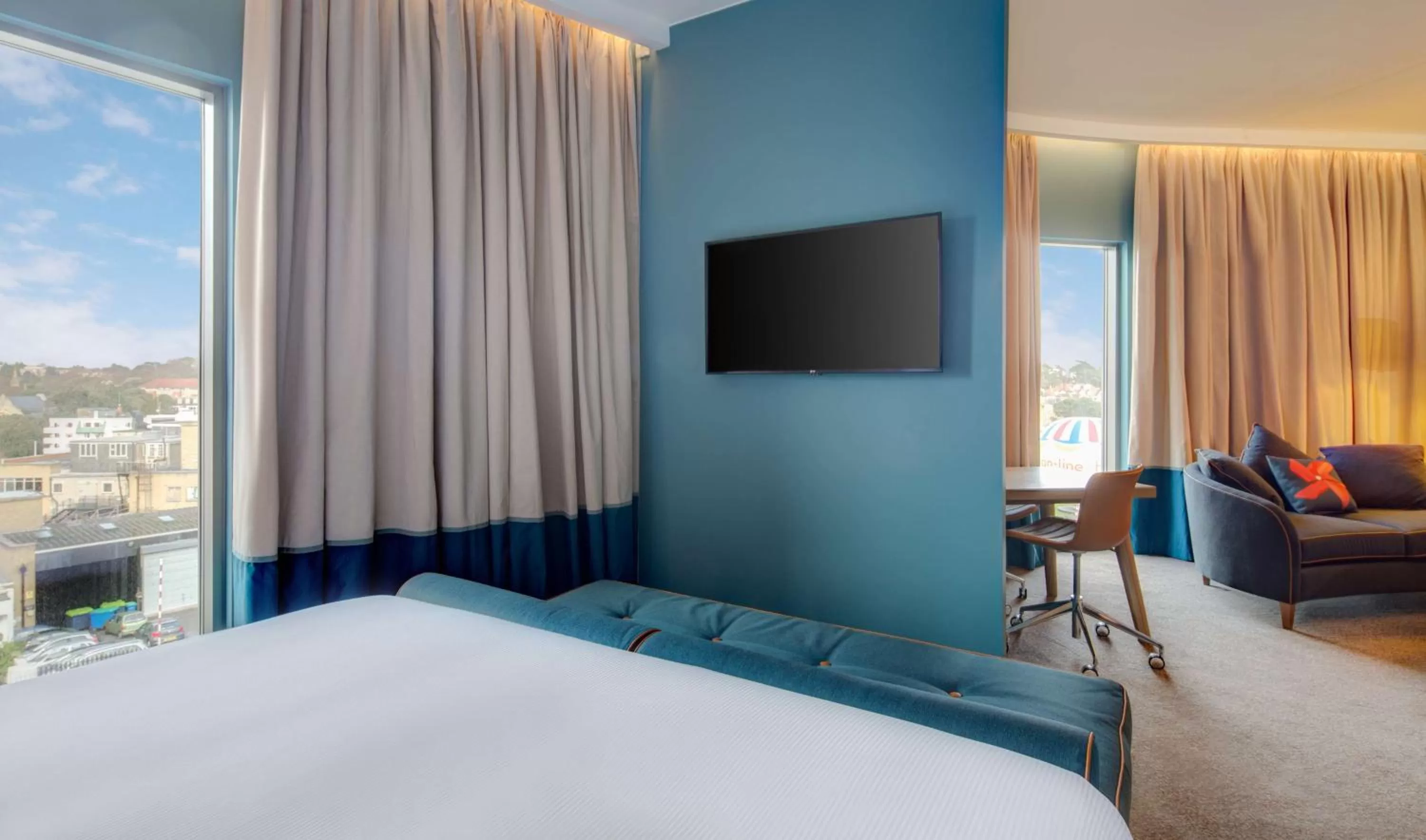 Bed in Hilton Bournemouth