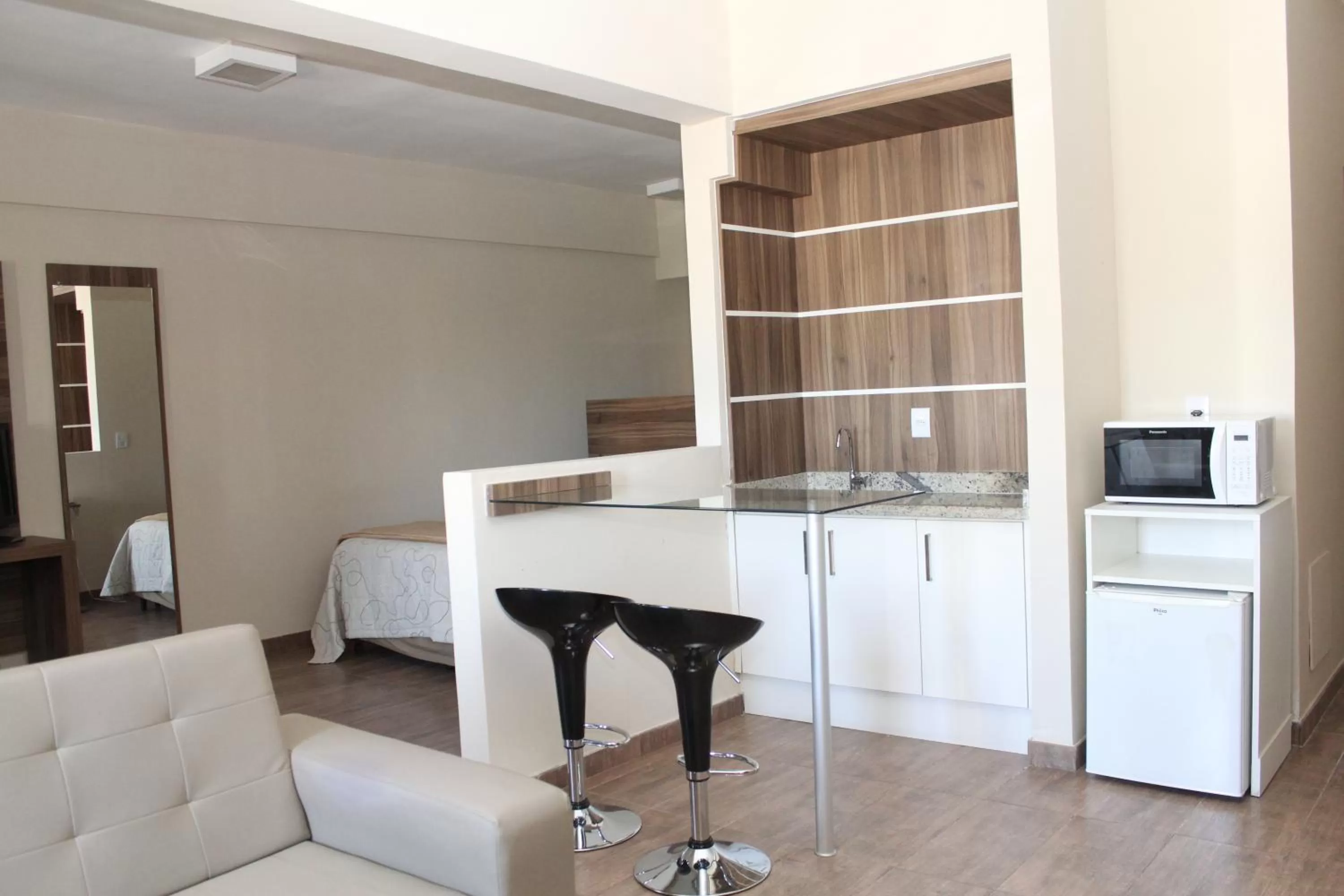 Dining area, Kitchen/Kitchenette in Resende Inn