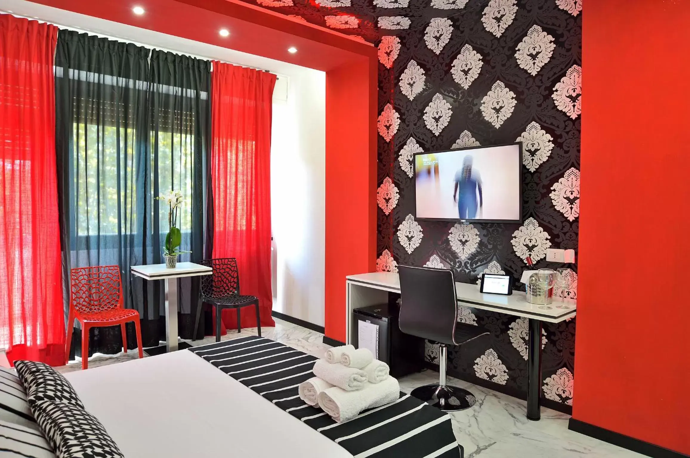 Black & White G&G Black & White G&G