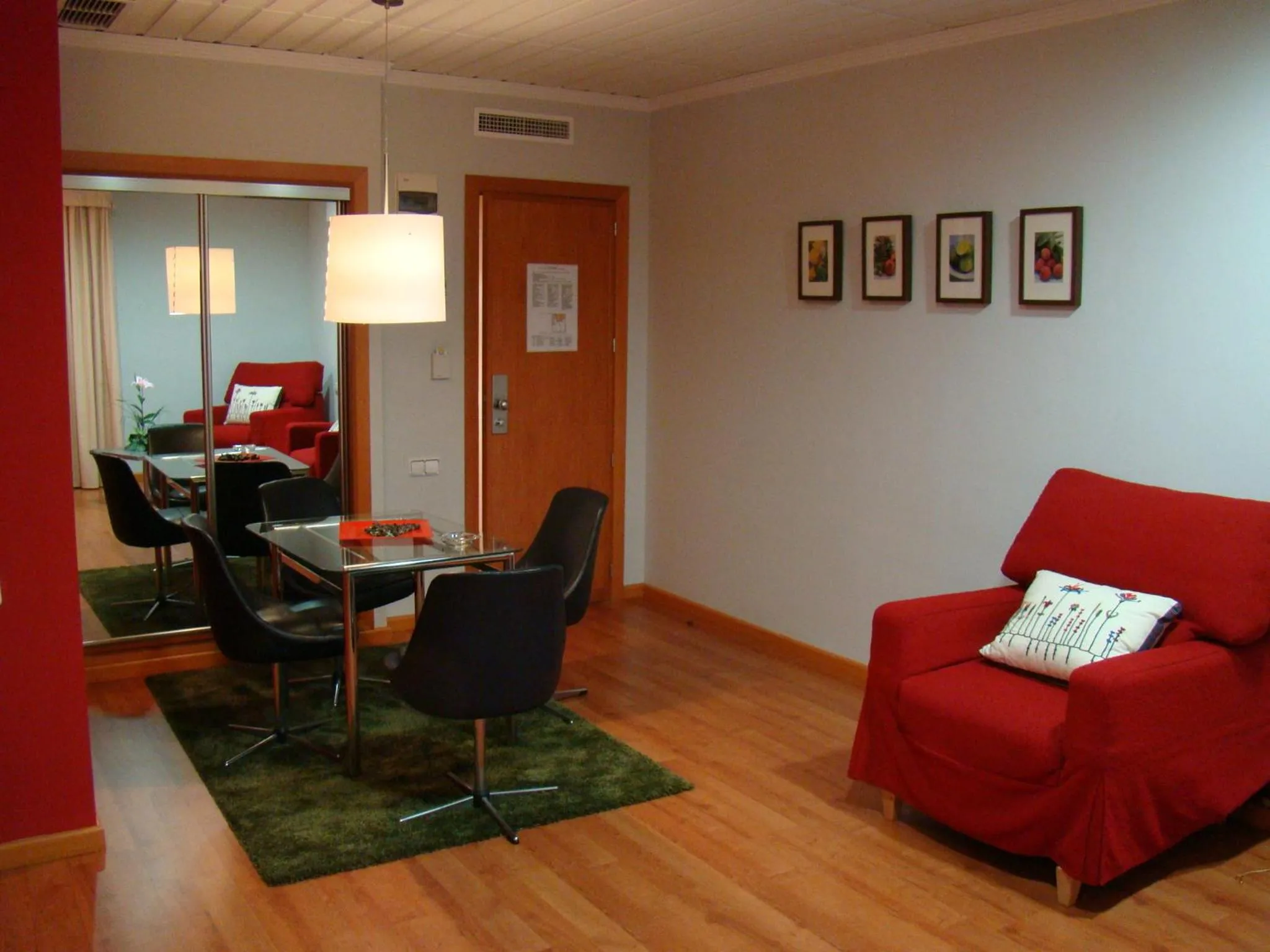 Seating area in Hotel Reconquista