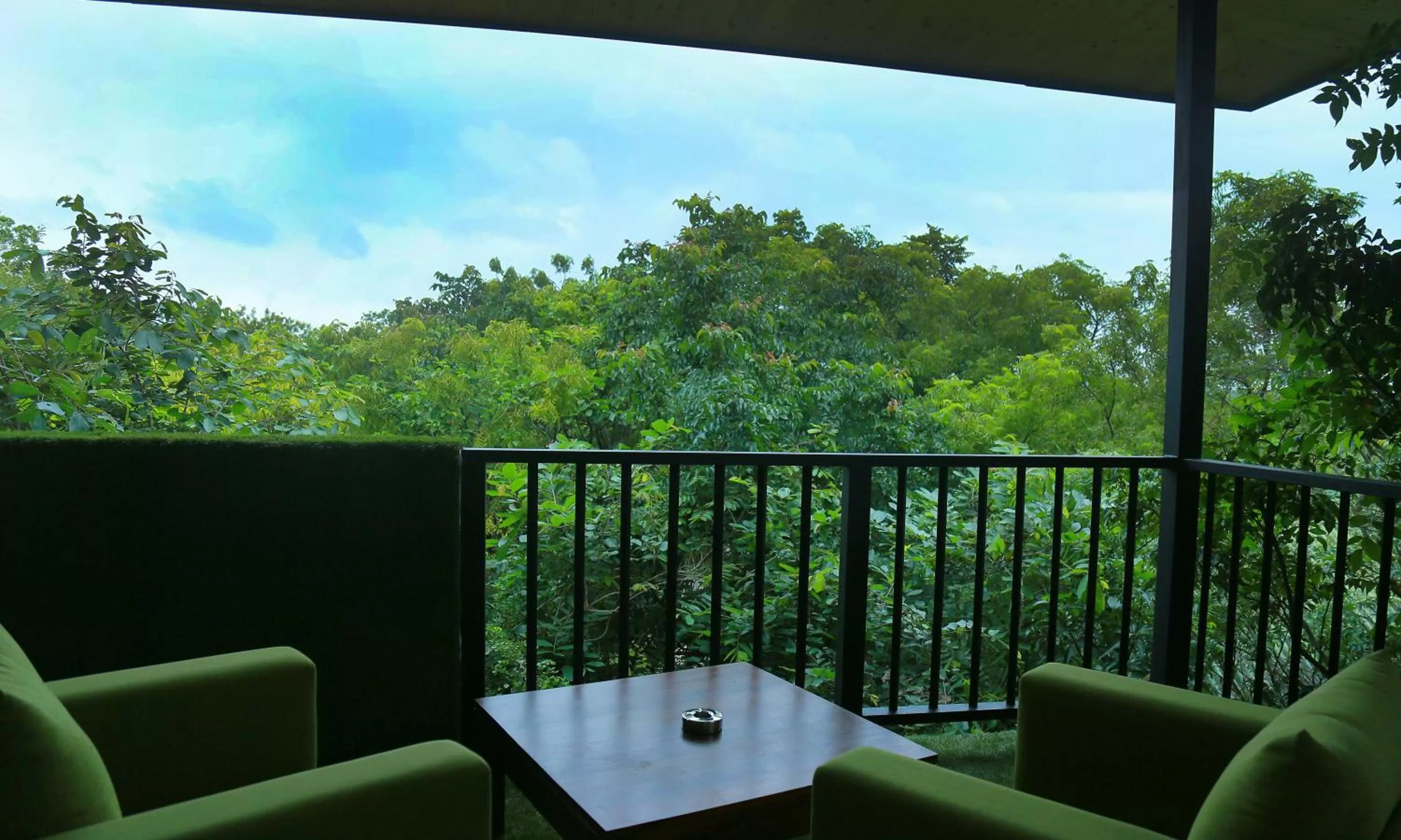 Queen Suite - single occupancy in Nice Place Resort