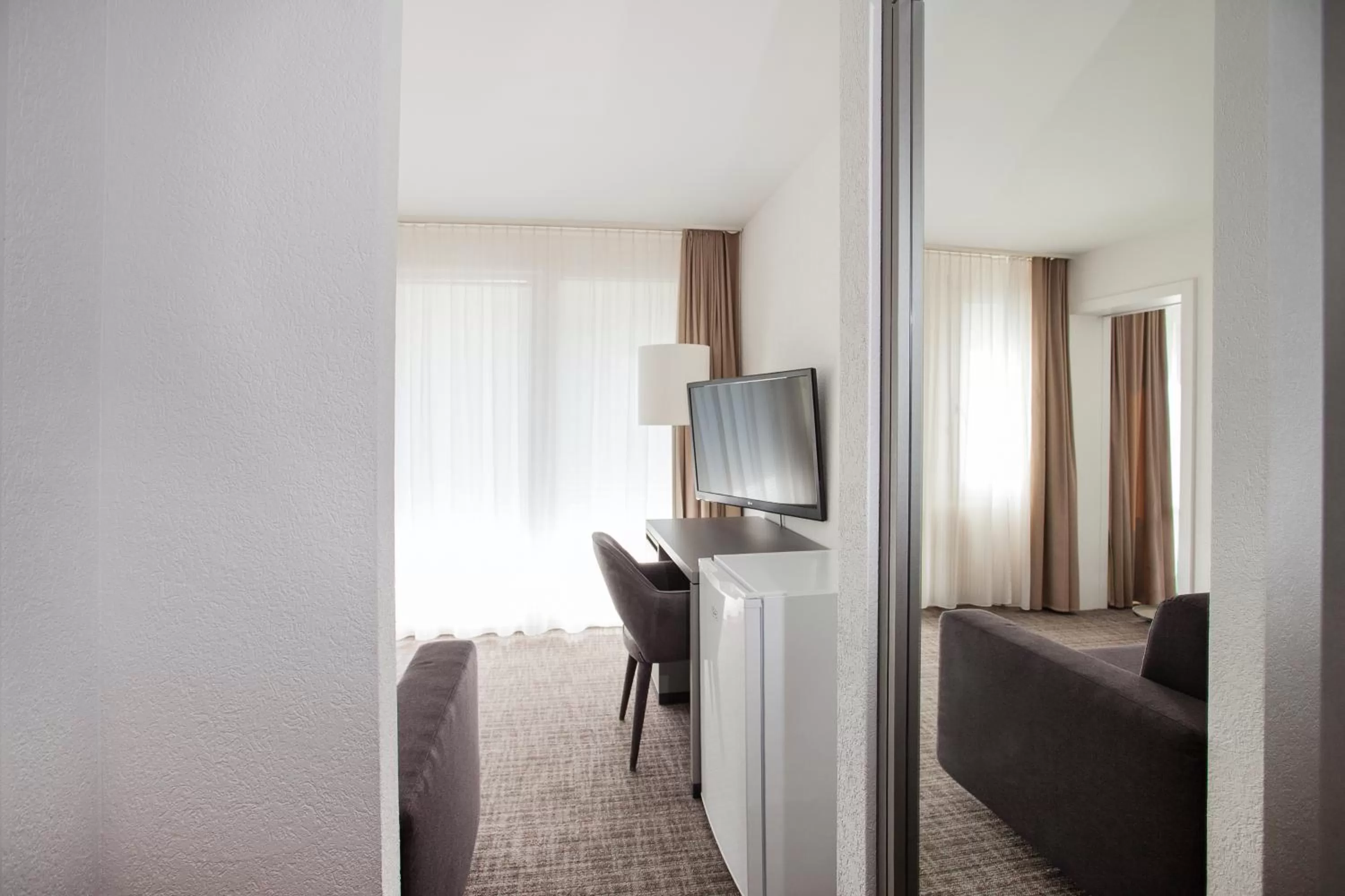 Living room, TV/Entertainment Center in GUESTHOUSE ZURZACH - Self Check-in