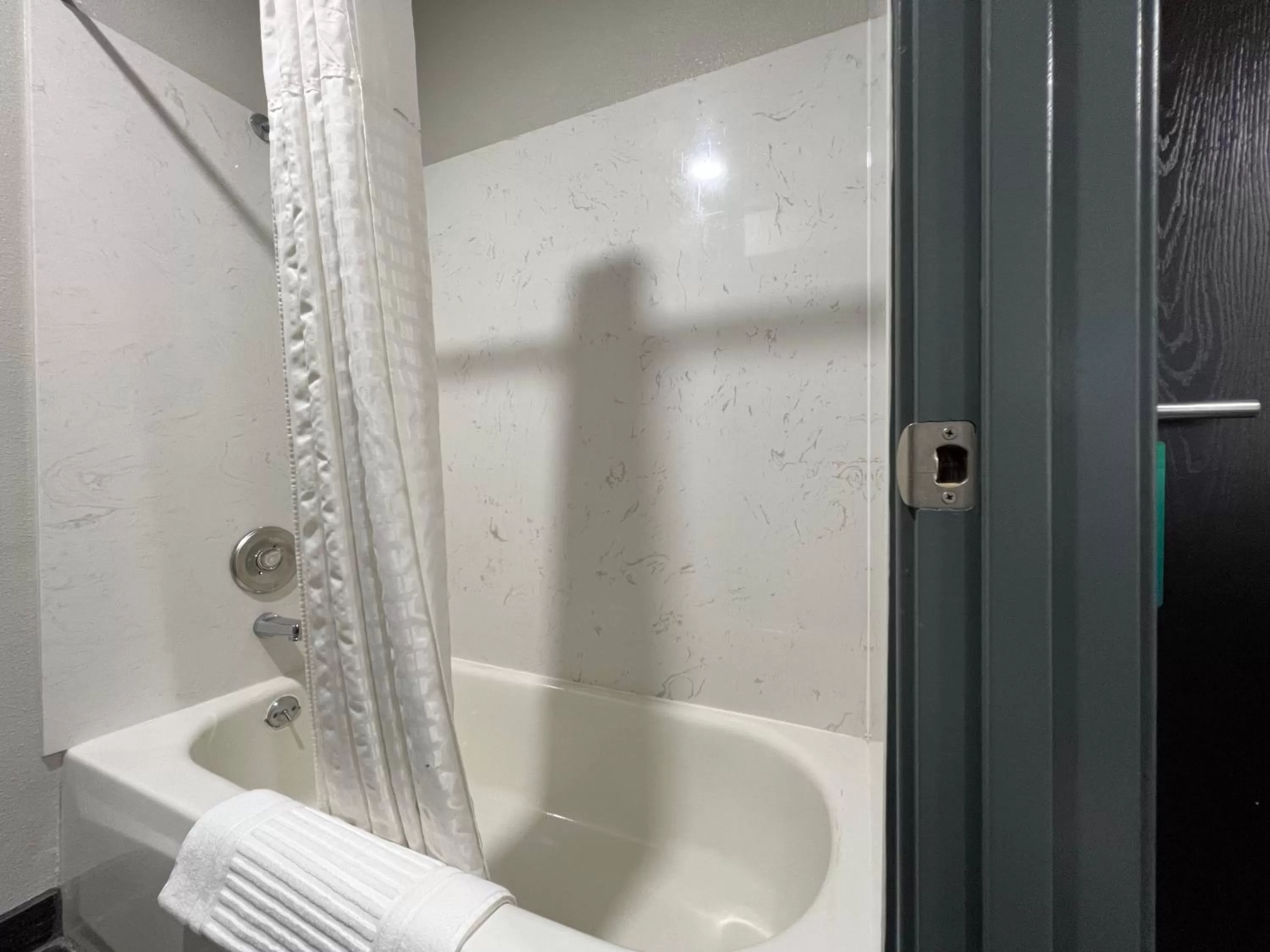 Bathroom in Quality Inn Portland Airport PDX