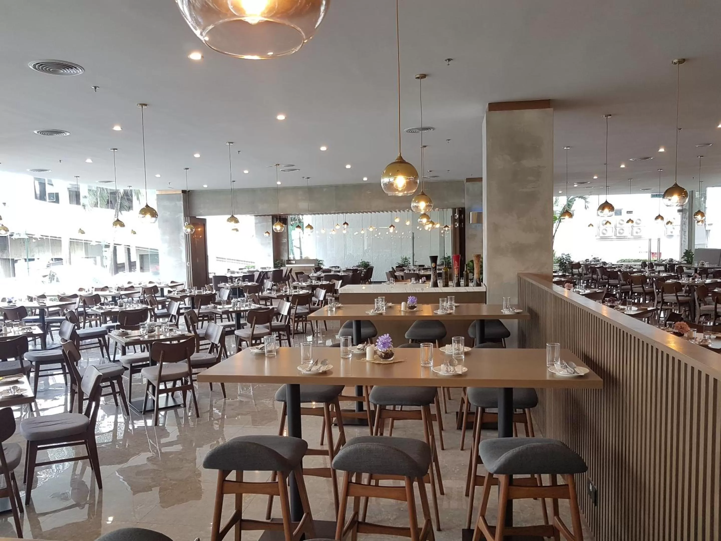 Restaurant/places to eat in Hotel Armada Petaling Jaya