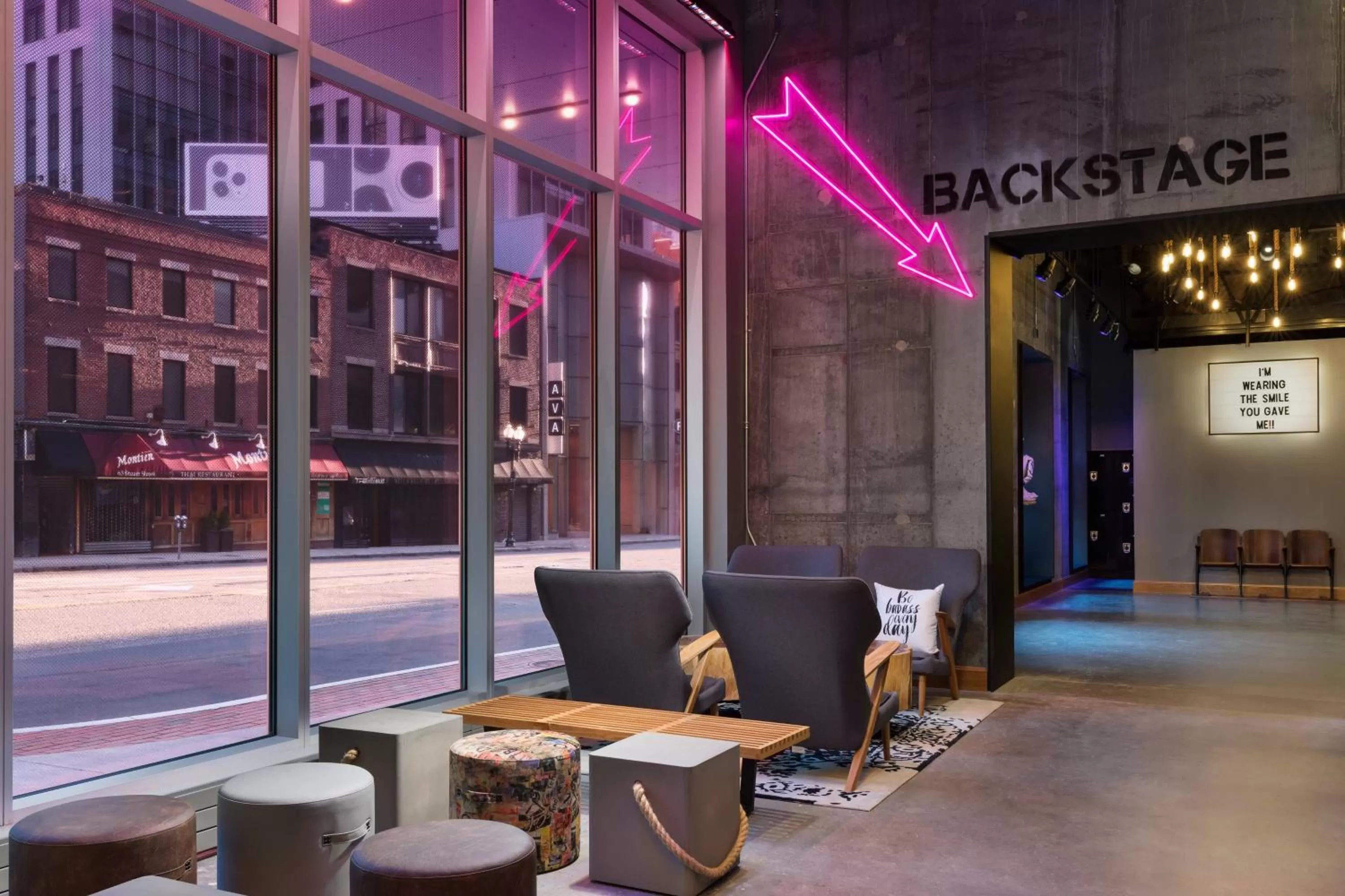 Lounge or bar in Moxy Boston Downtown