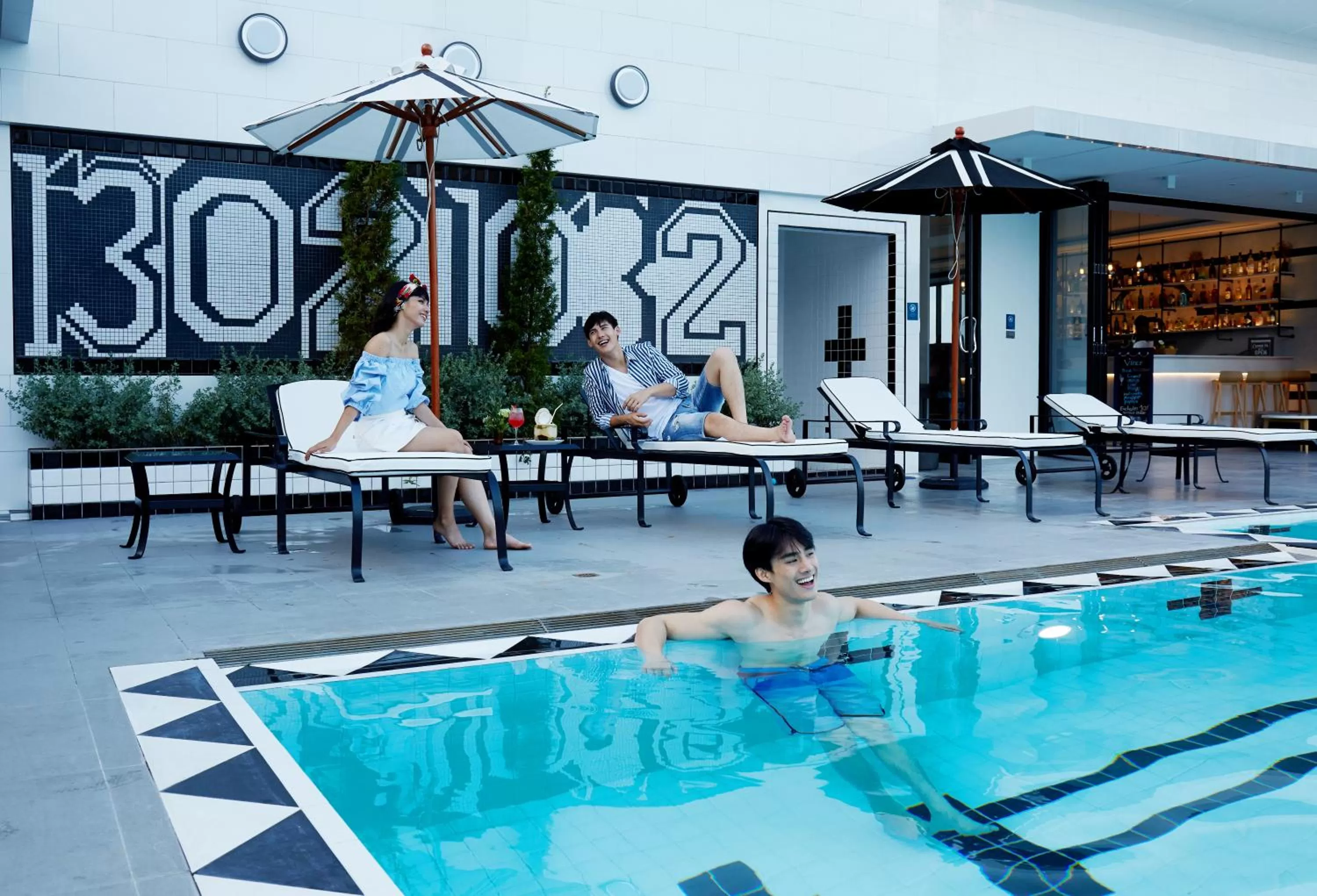 Swimming pool in Vince Hotel Pratunam