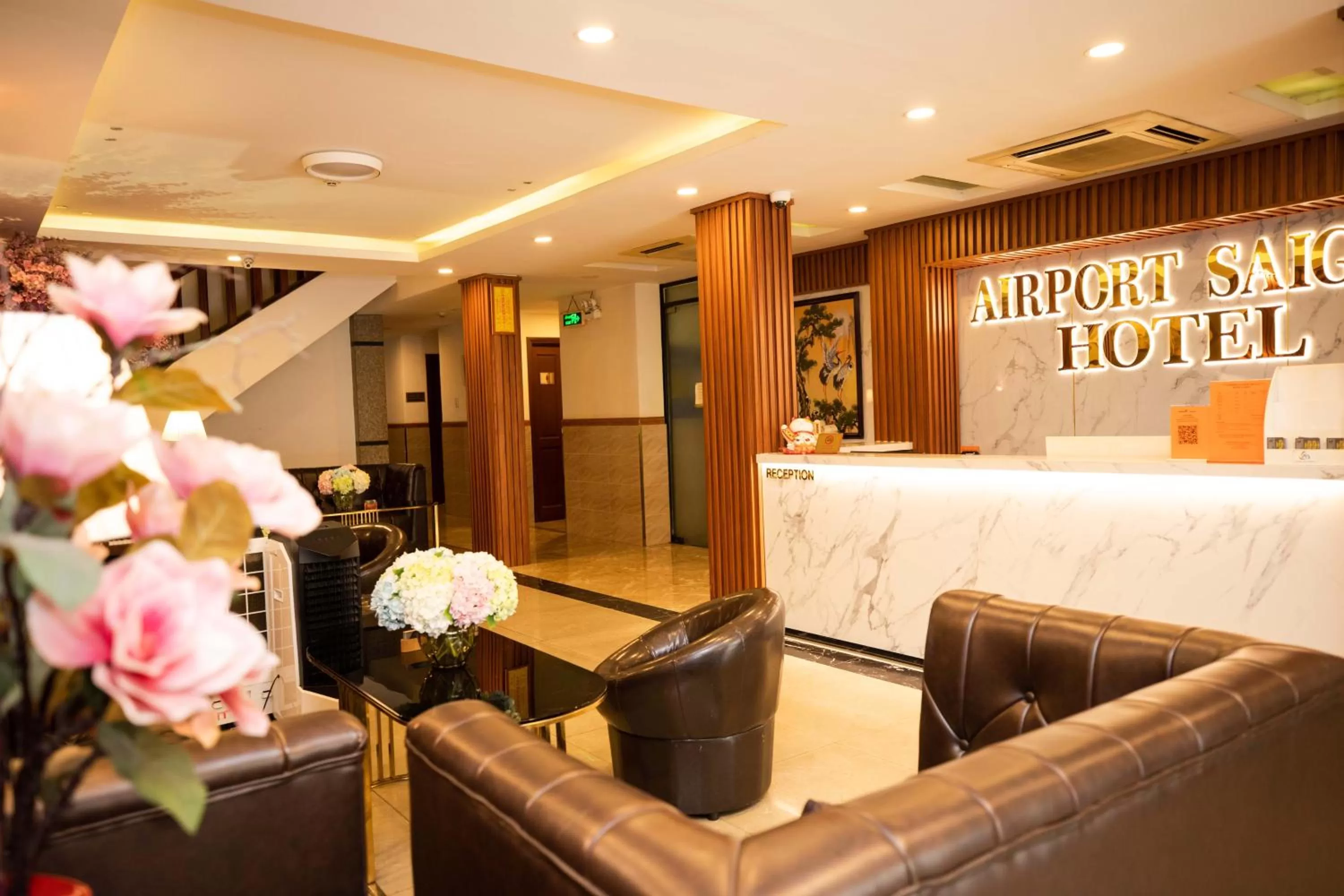 Lobby or reception in Airport Saigon Hotel - Gần ẩm thực đêm chợ Phạm Văn Hai