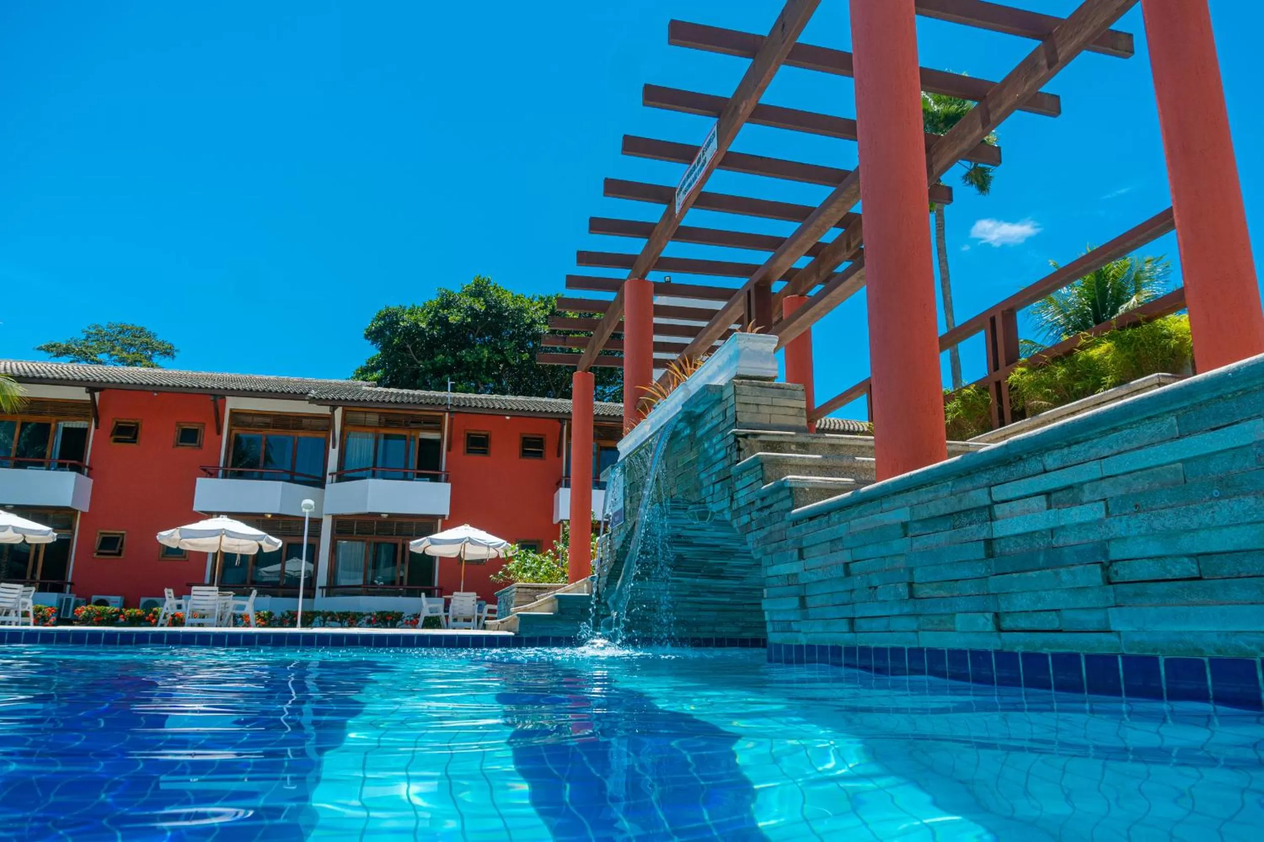 Swimming pool in Porto das Naus Praia Hotel
