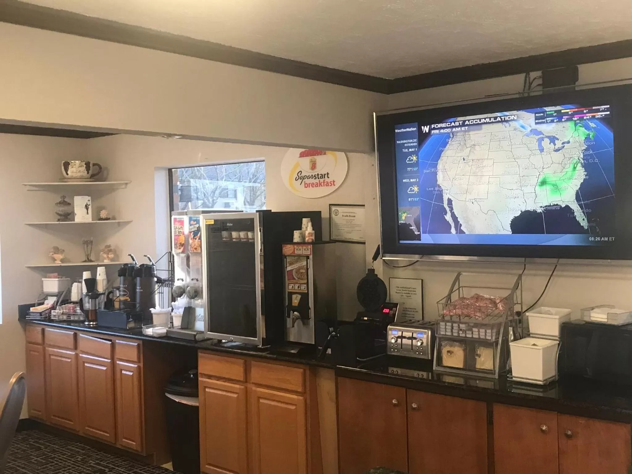 Breakfast in Super 8 by Wyndham Dumas TX